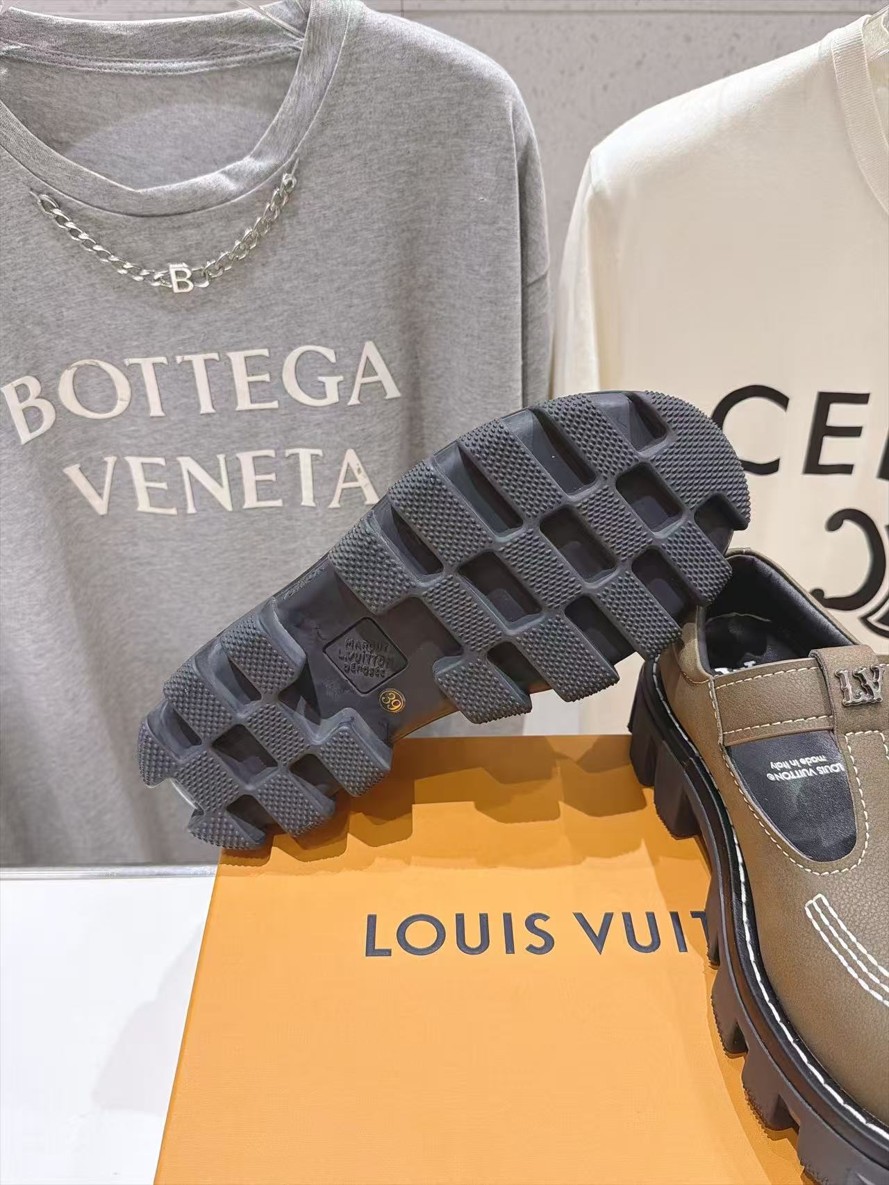 LV ハイクオリティ 厚底メリージェーンシューズ【50％割引+送料無料】