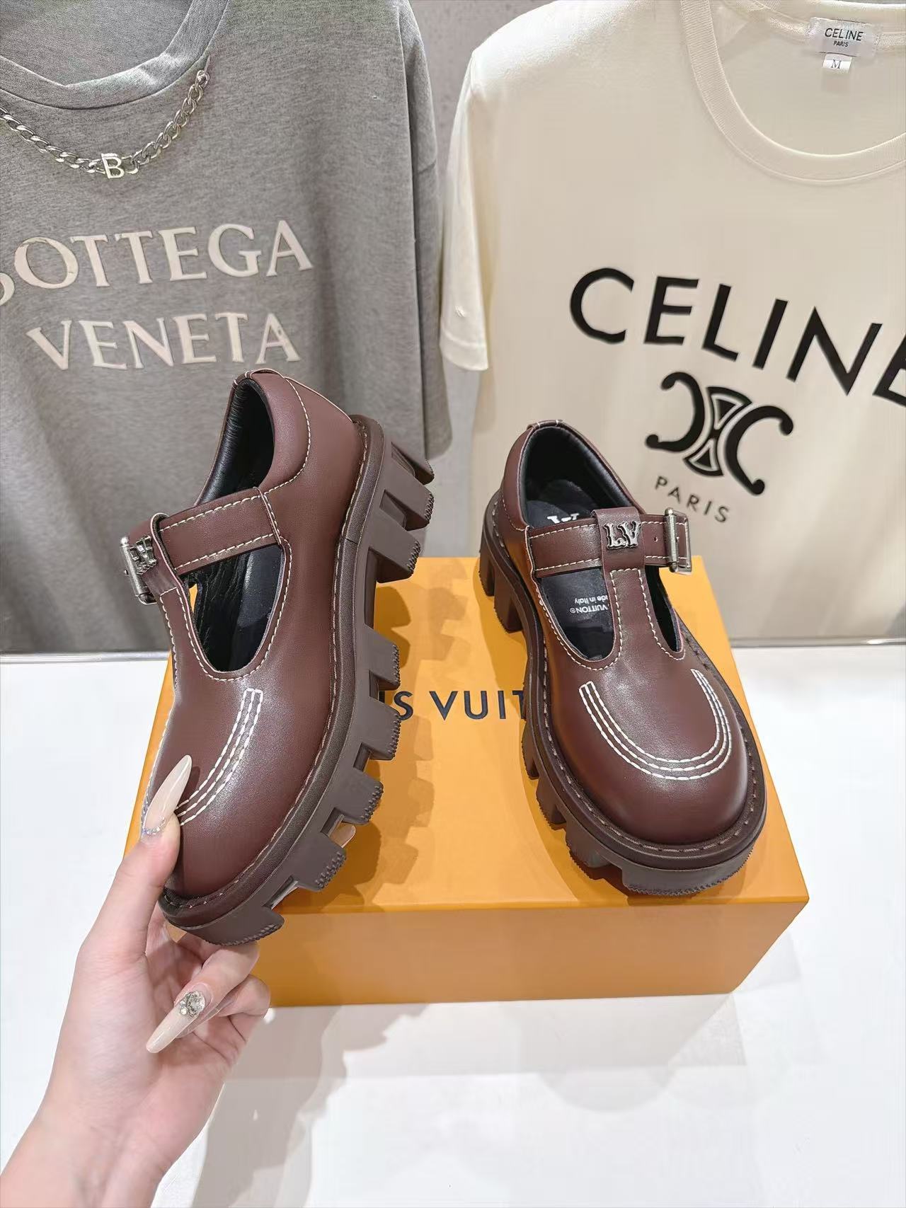 LV ハイクオリティ 厚底メリージェーンシューズ【50％割引+送料無料】