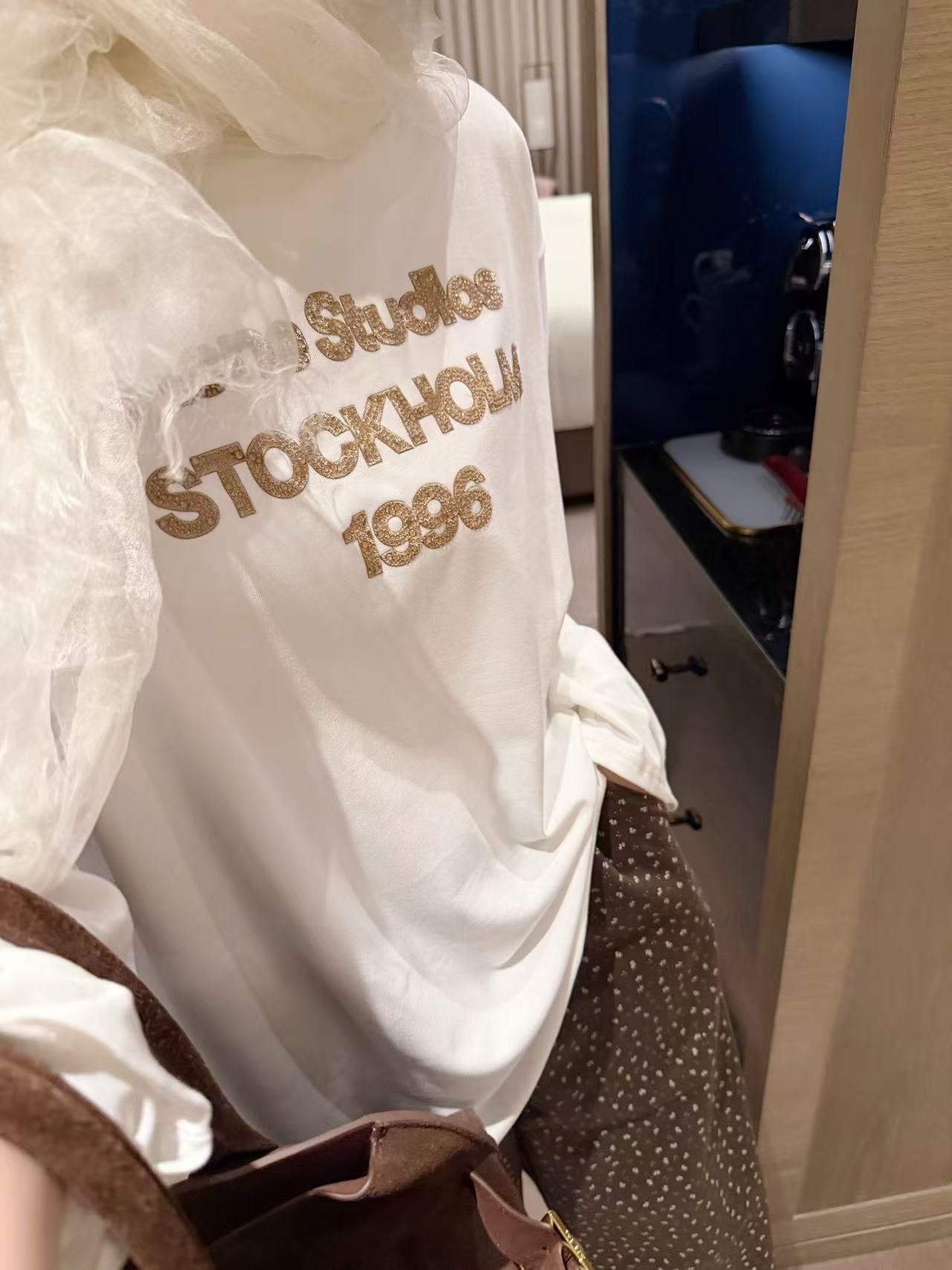 Acne Studiosシンプルな文字入り長袖Tシャツ【50％割引+送料無料】