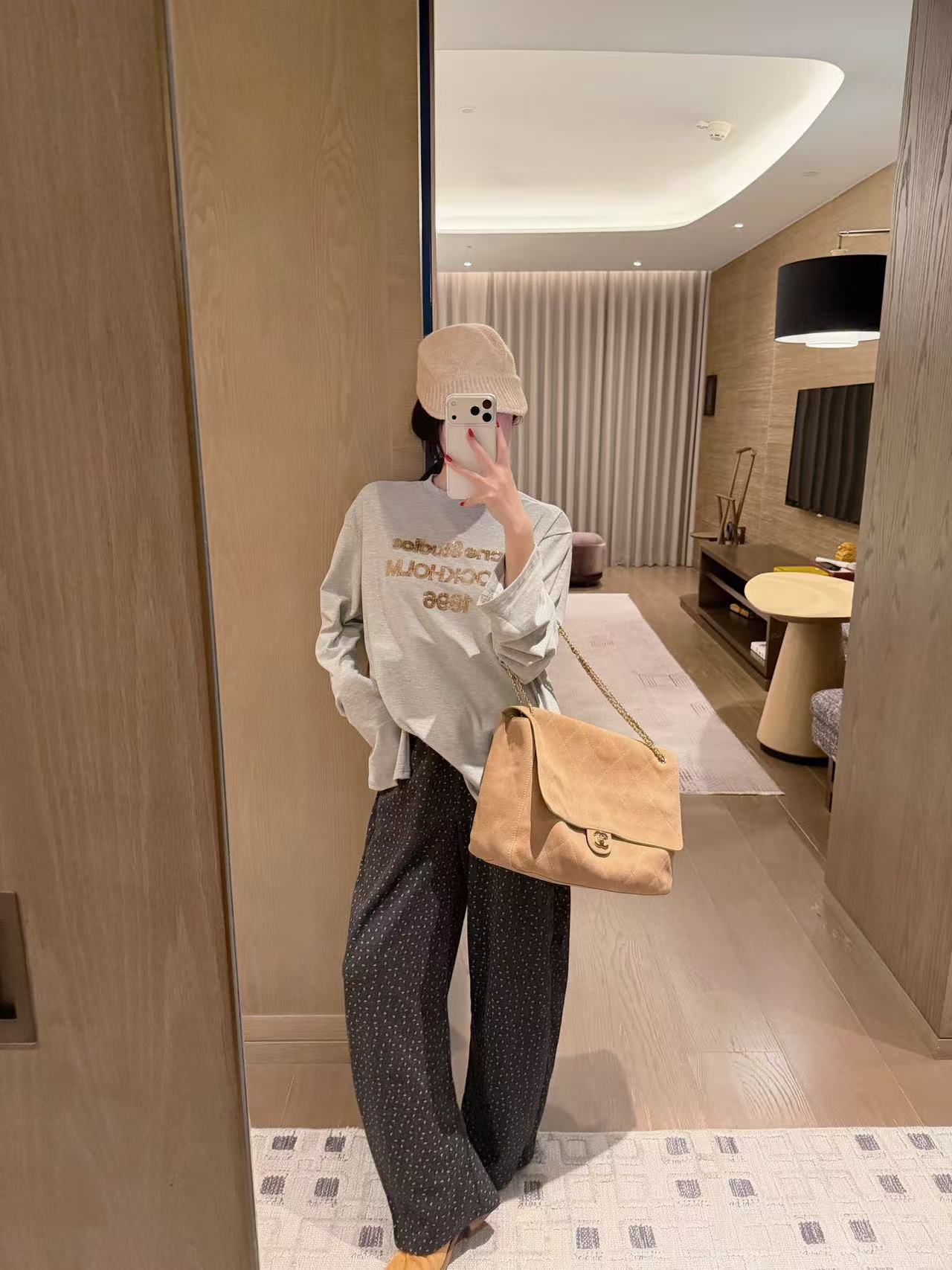 Acne Studiosシンプルな文字入り長袖Tシャツ【50％割引+送料無料】