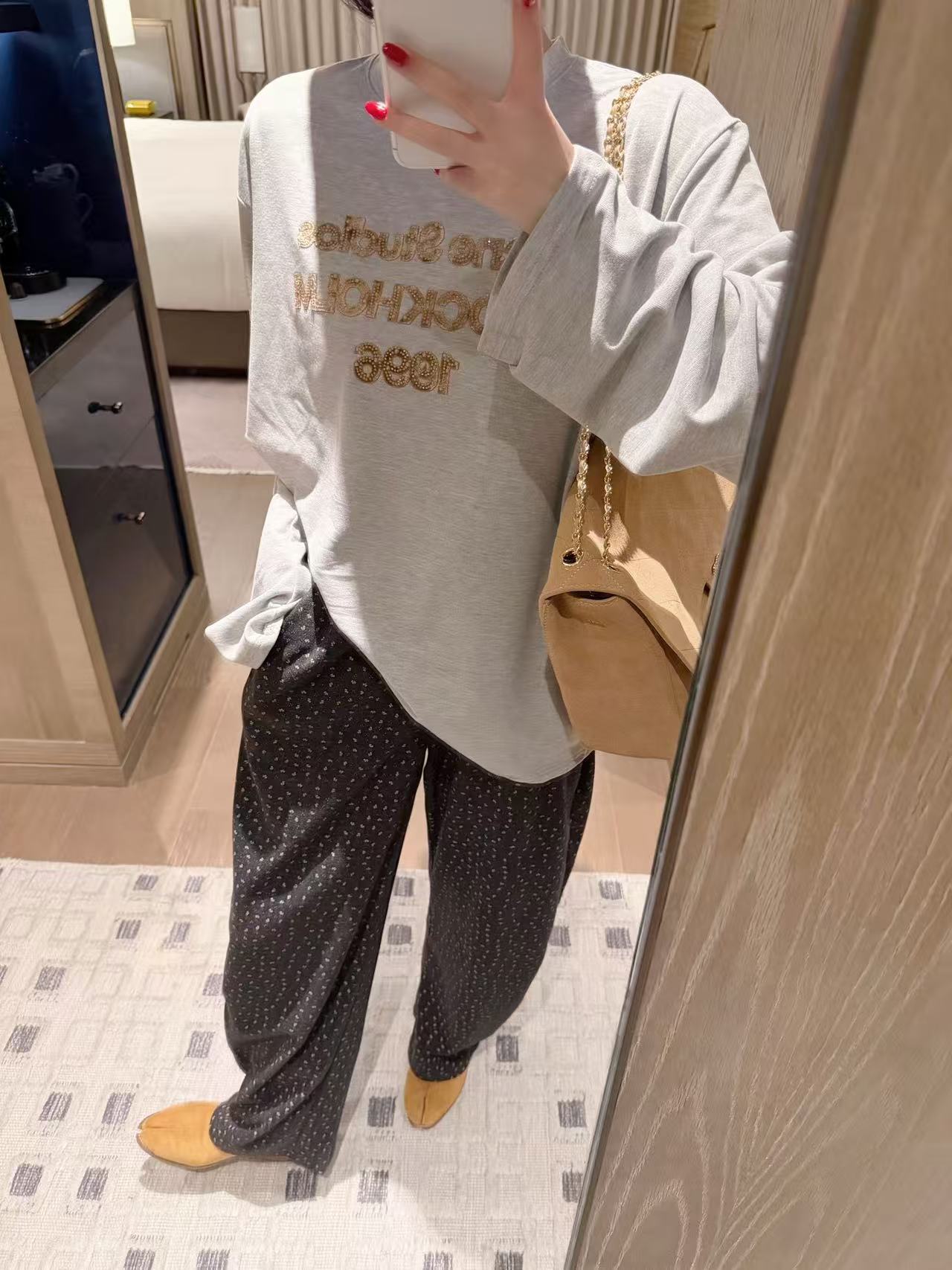Acne Studiosシンプルな文字入り長袖Tシャツ【50％割引+送料無料】