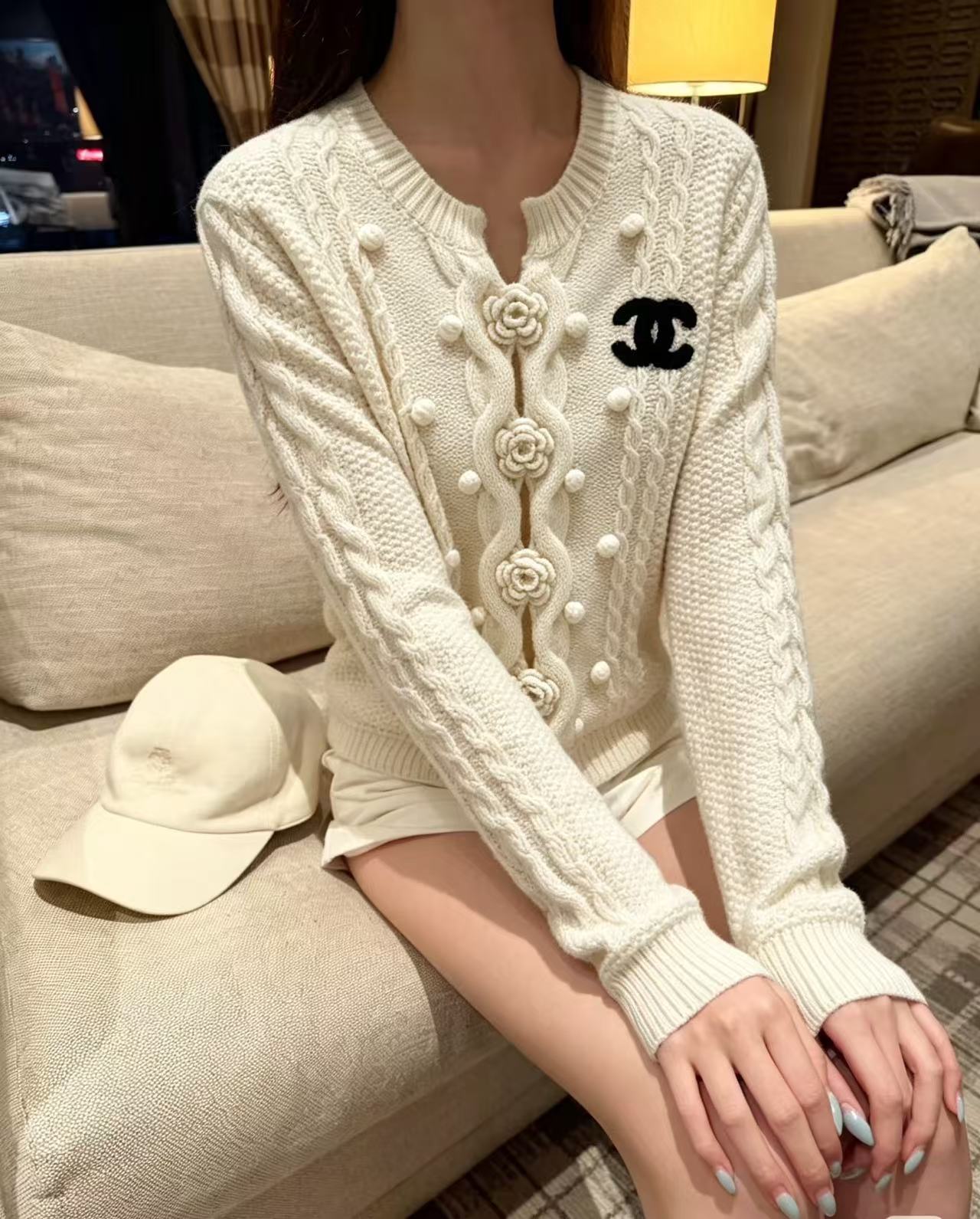 CHANEL カメリア ダブルC ウールカーディガン【50％割引+送料無料】