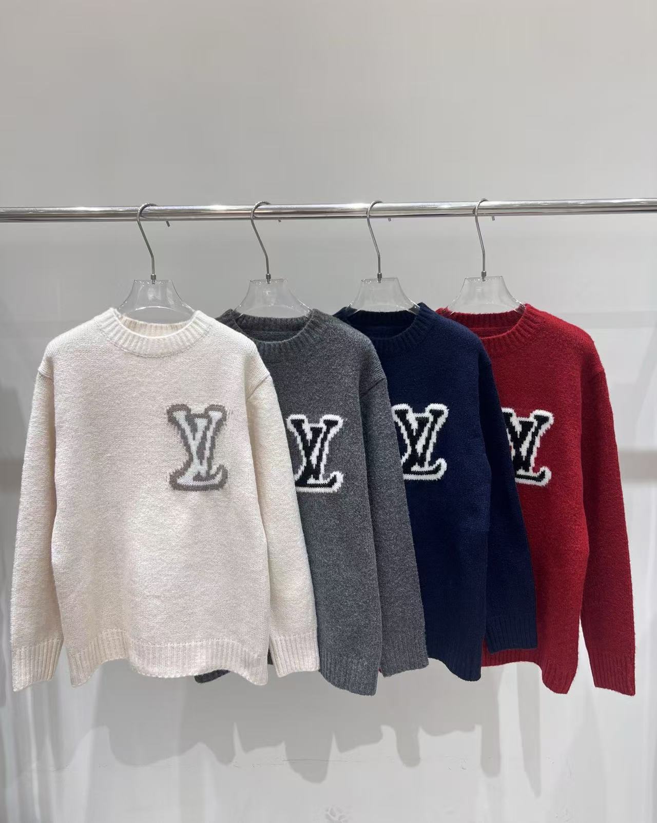 LV シンプルロゴセーター【50％割引+送料無料】