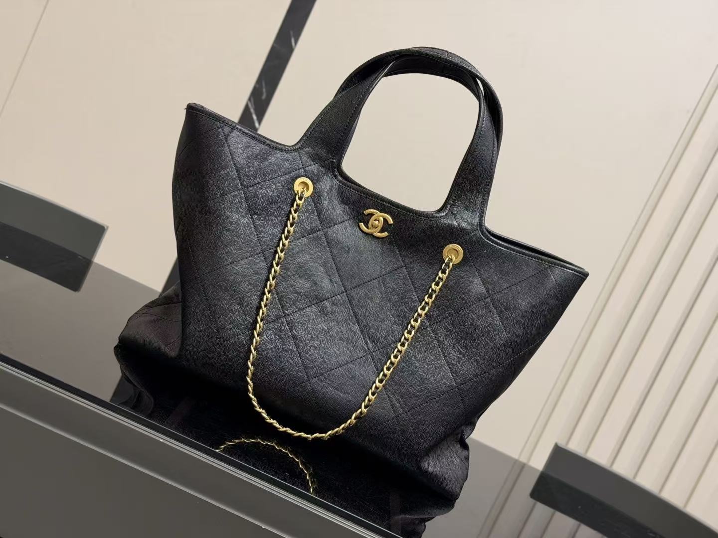 CHANE1 ダブルCチェーン レザーショッピングバッグ【50％割引+送料無料】