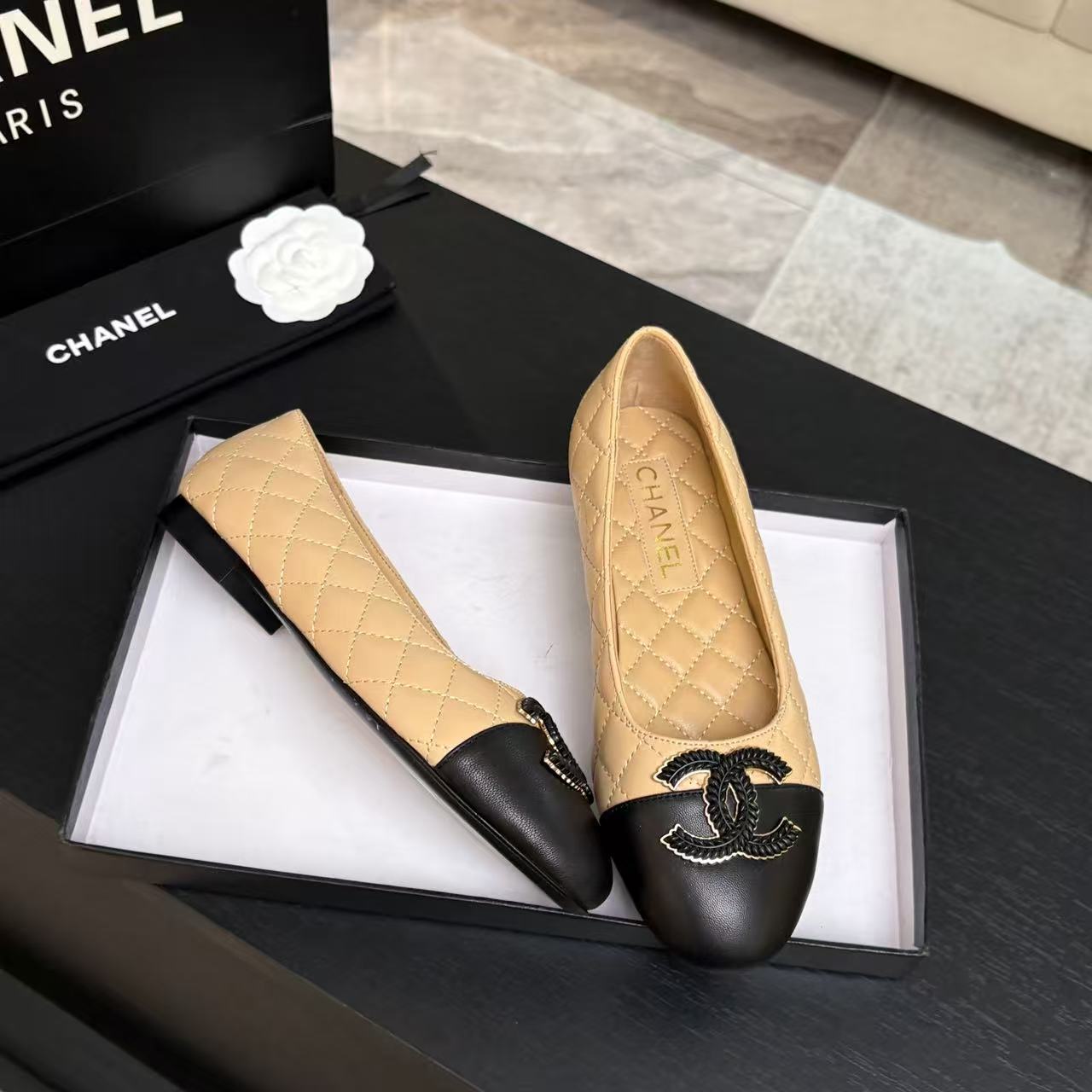 CHANE1 高品質ダブルCレザーフラットシューズ【50％割引+送料無料】