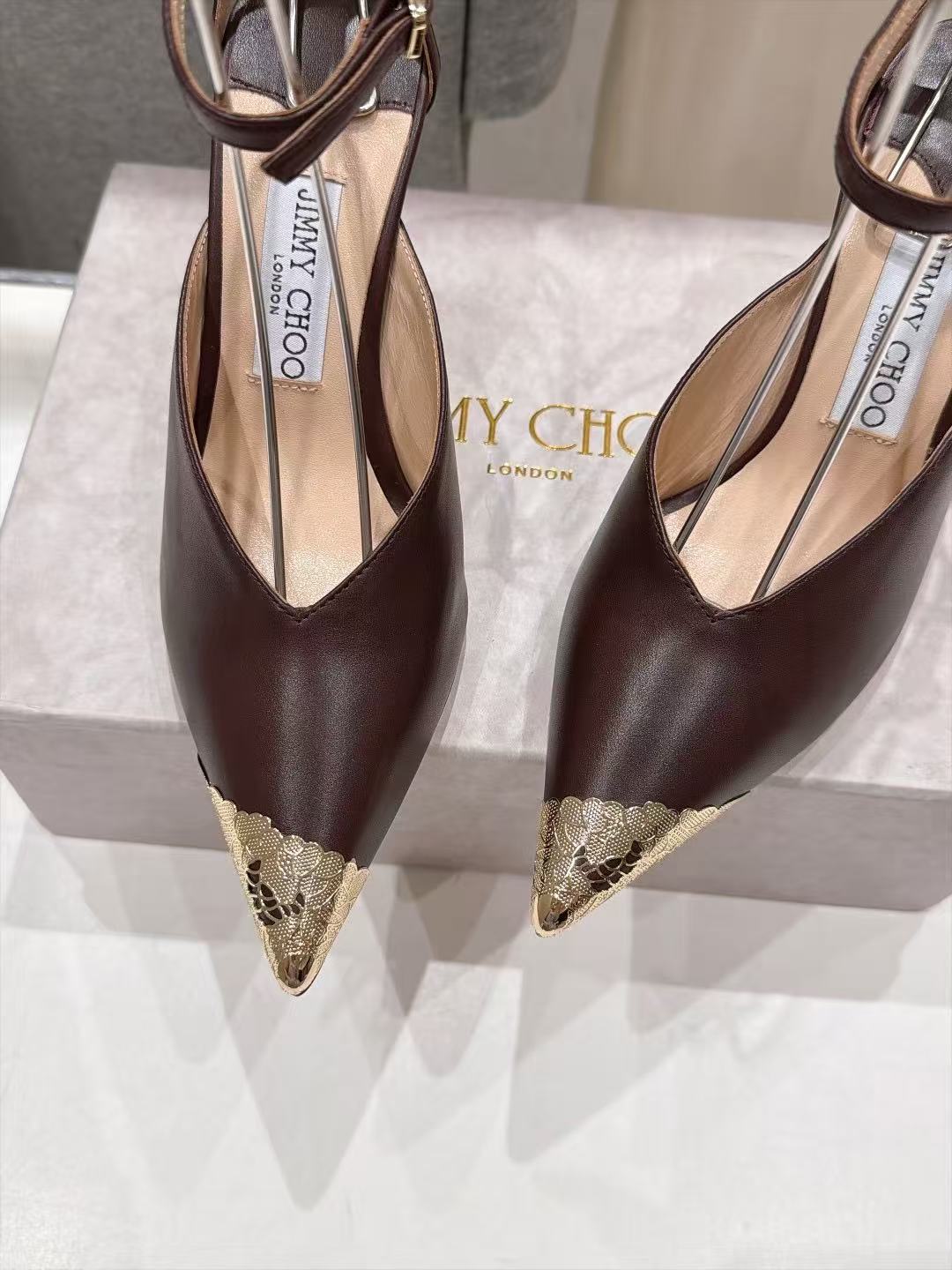 Jimmy Choo 高品質ポインテッドトゥ・ハイヒール【50％割引+送料無料】