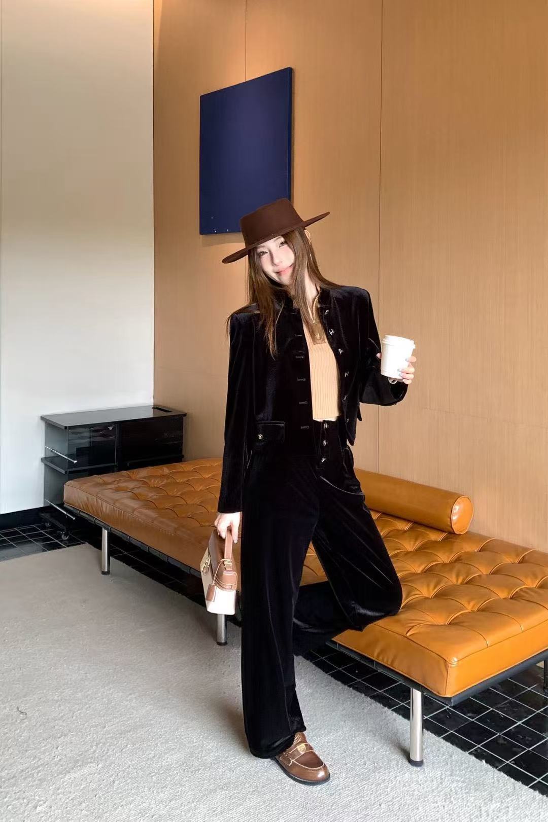 CHANEL ベルベットジャケット＆パンツ セットアップ【50％割引+送料無料】