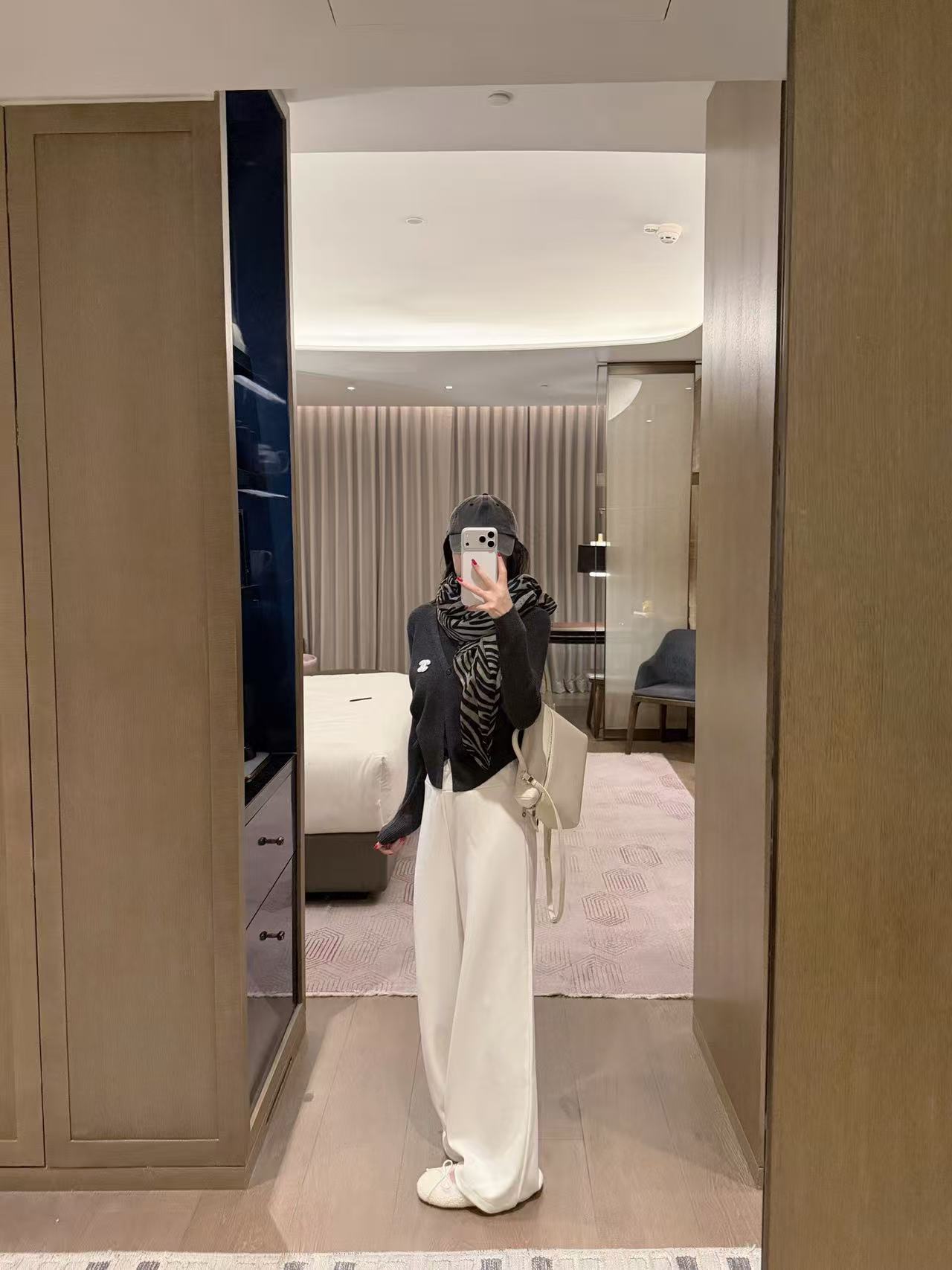 CHANEL ダブルCロゴ ウールセーター【50％割引+送料無料】