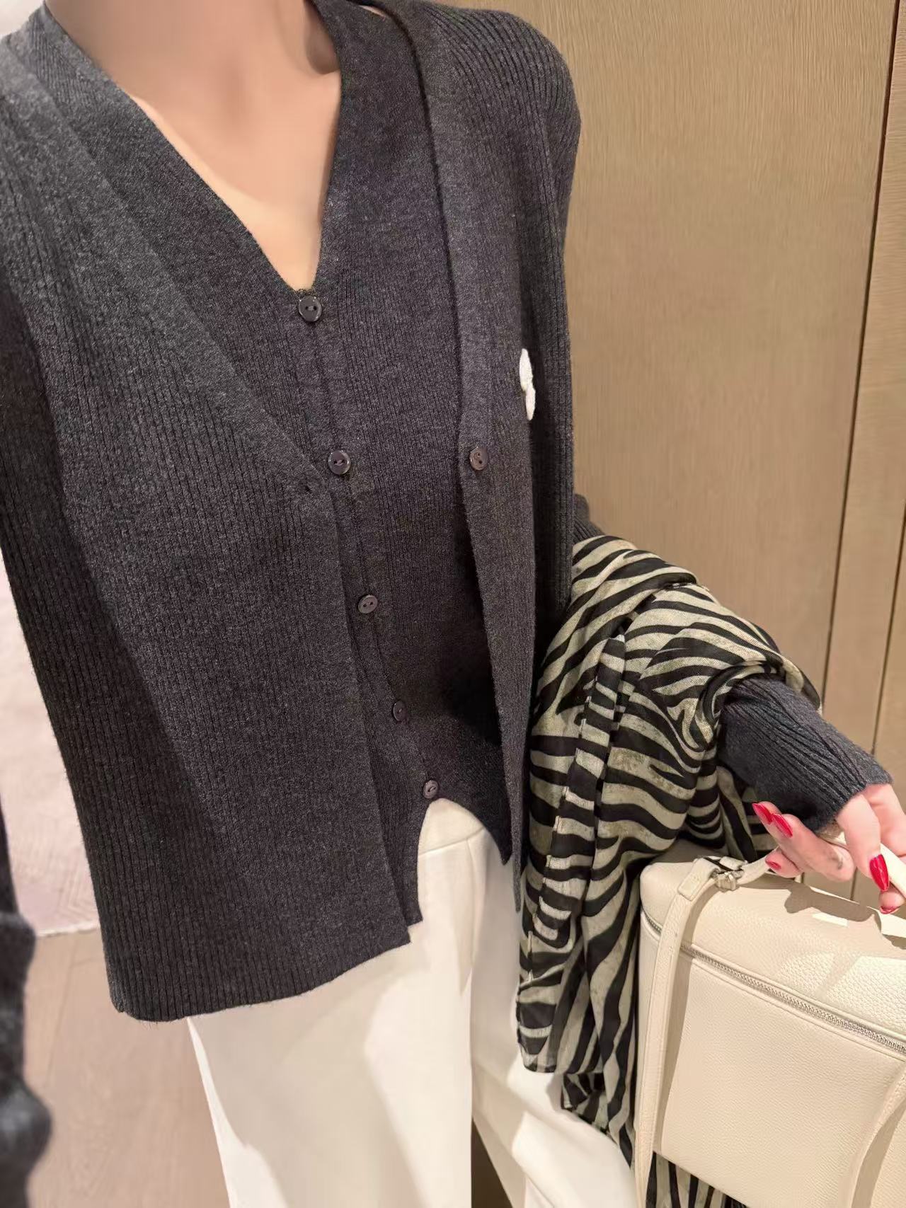 CHANEL ダブルCロゴ ウールセーター【50％割引+送料無料】