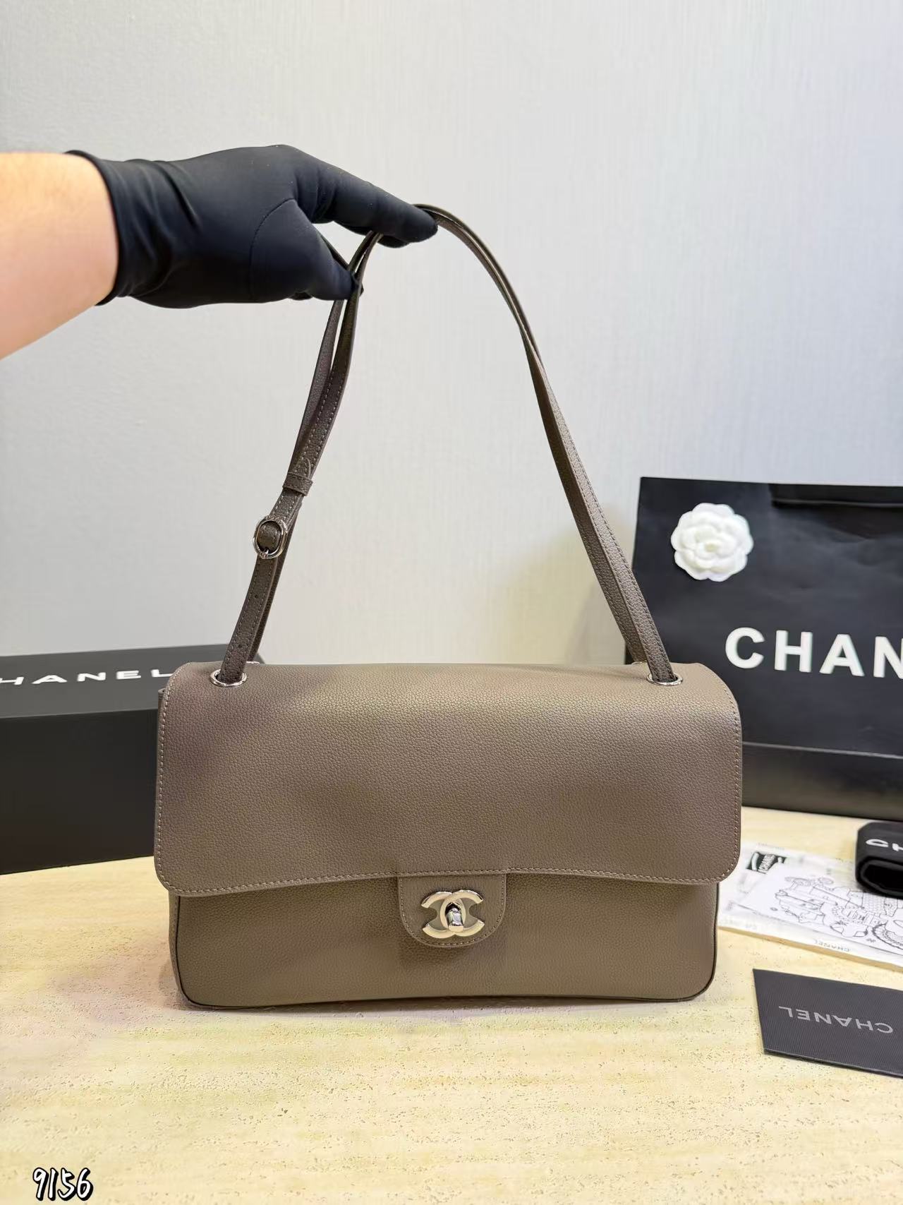 CHANE1 レザーショルダーハンドバッグ【50％割引+送料無料】