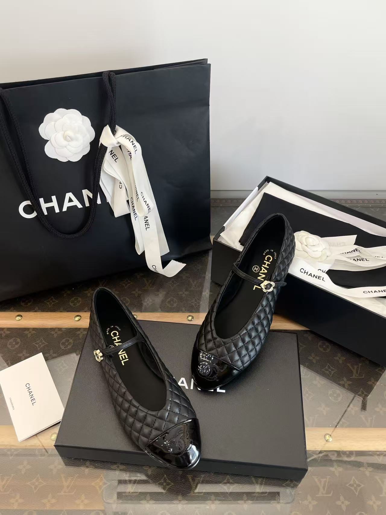 CHANE1 高品質ダブルCチェックレザーフラットシューズ【50％割引+送料無料】