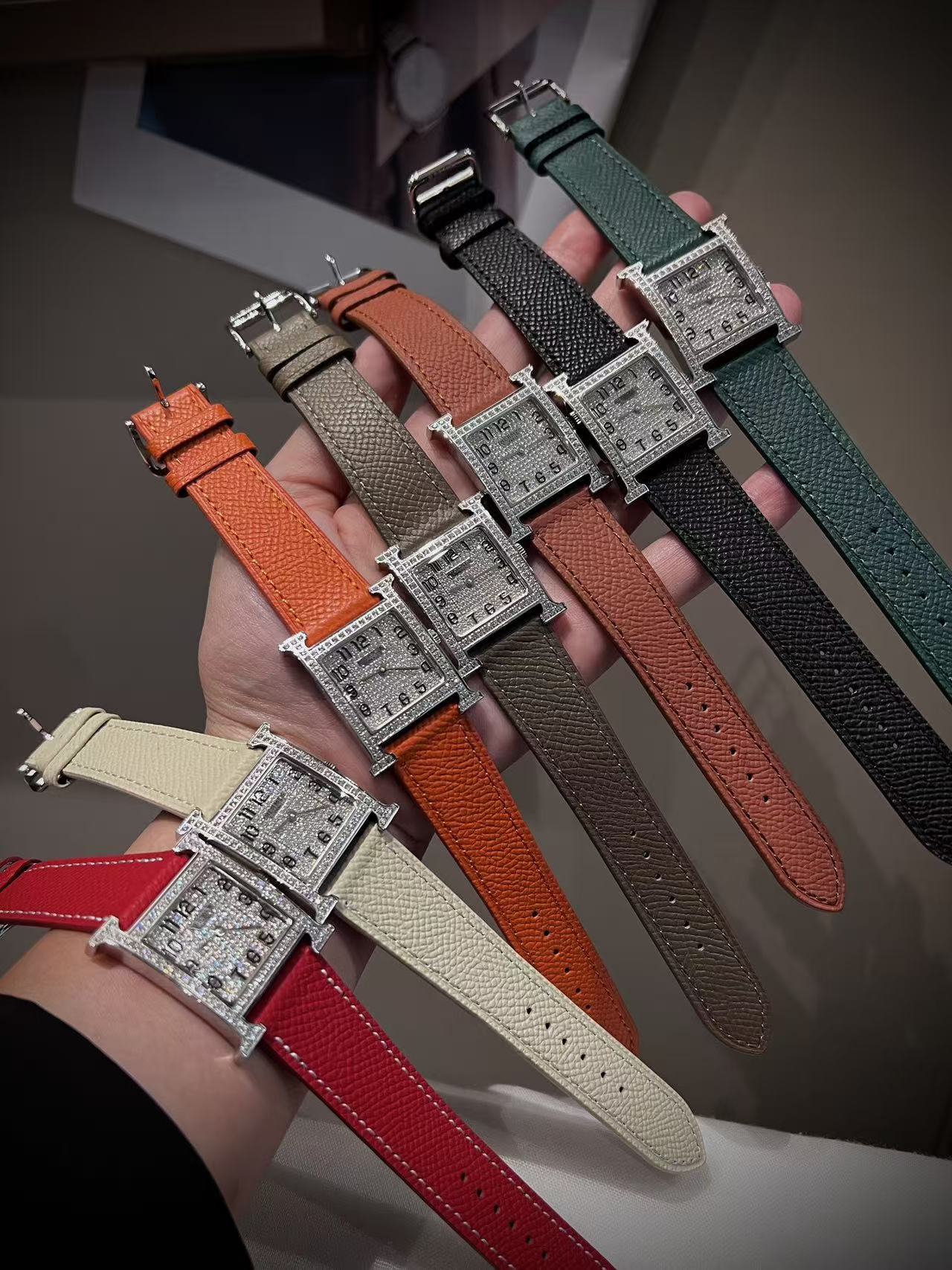 HERME5ダイヤモンドスクエアレザーストラップウォッチ【50％割引+送料無料】