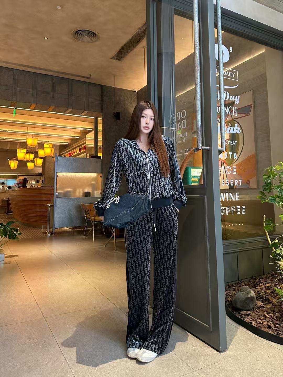 DIOR プリントベルベット カジュアルセットアップ【50％割引+送料無料】