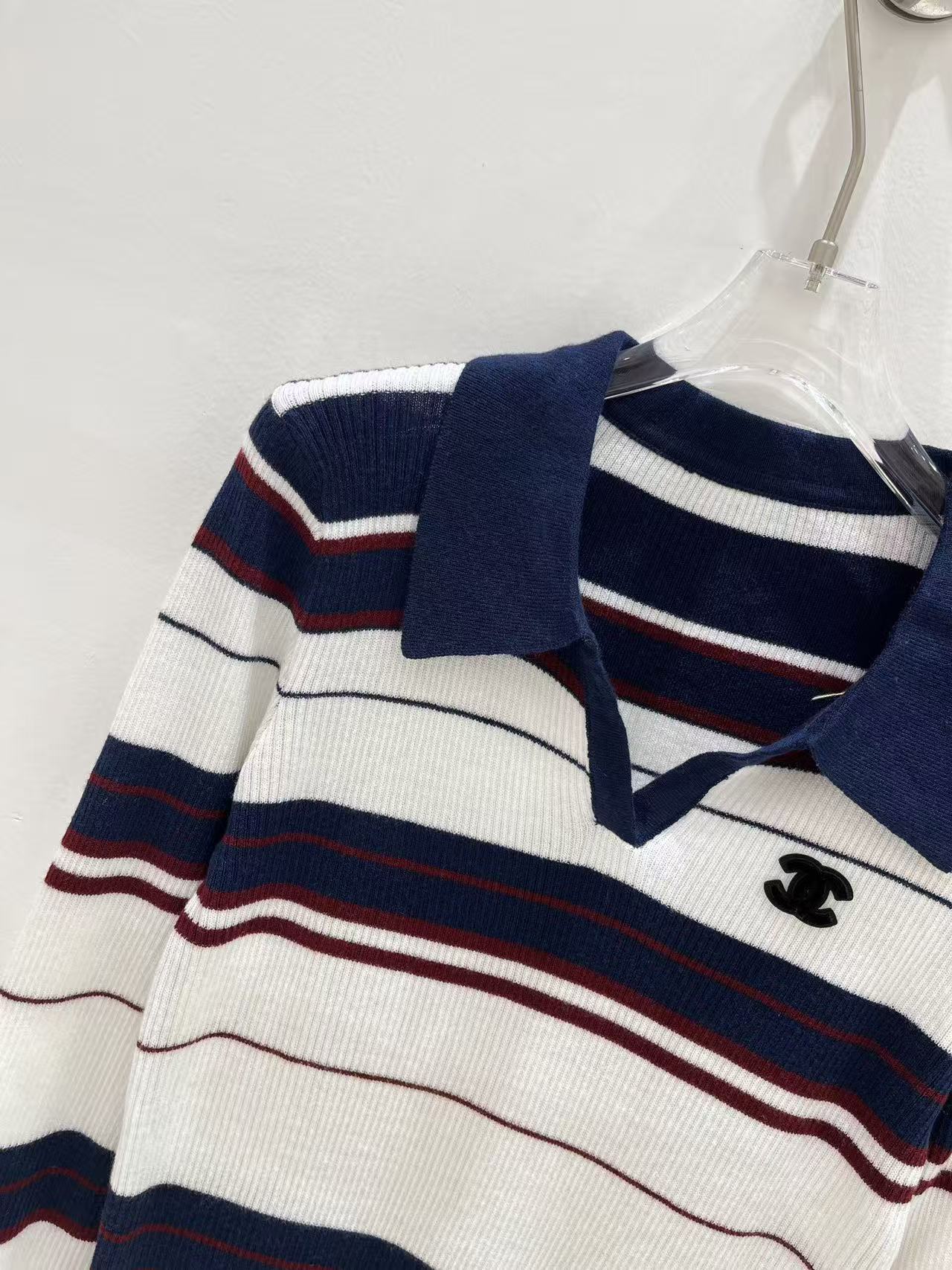 CHANEL ダブルCロゴ入り襟付きウールセーター【50％割引+送料無料】
