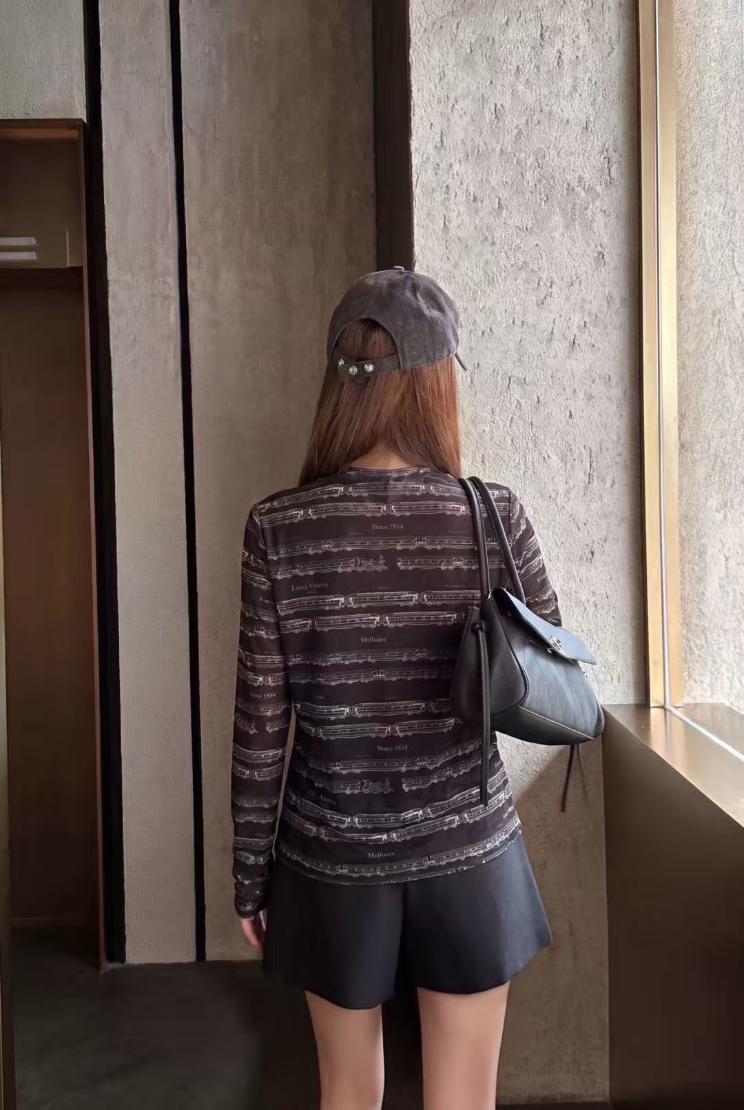 LVプリント長袖Tシャツ【50％割引+送料無料】