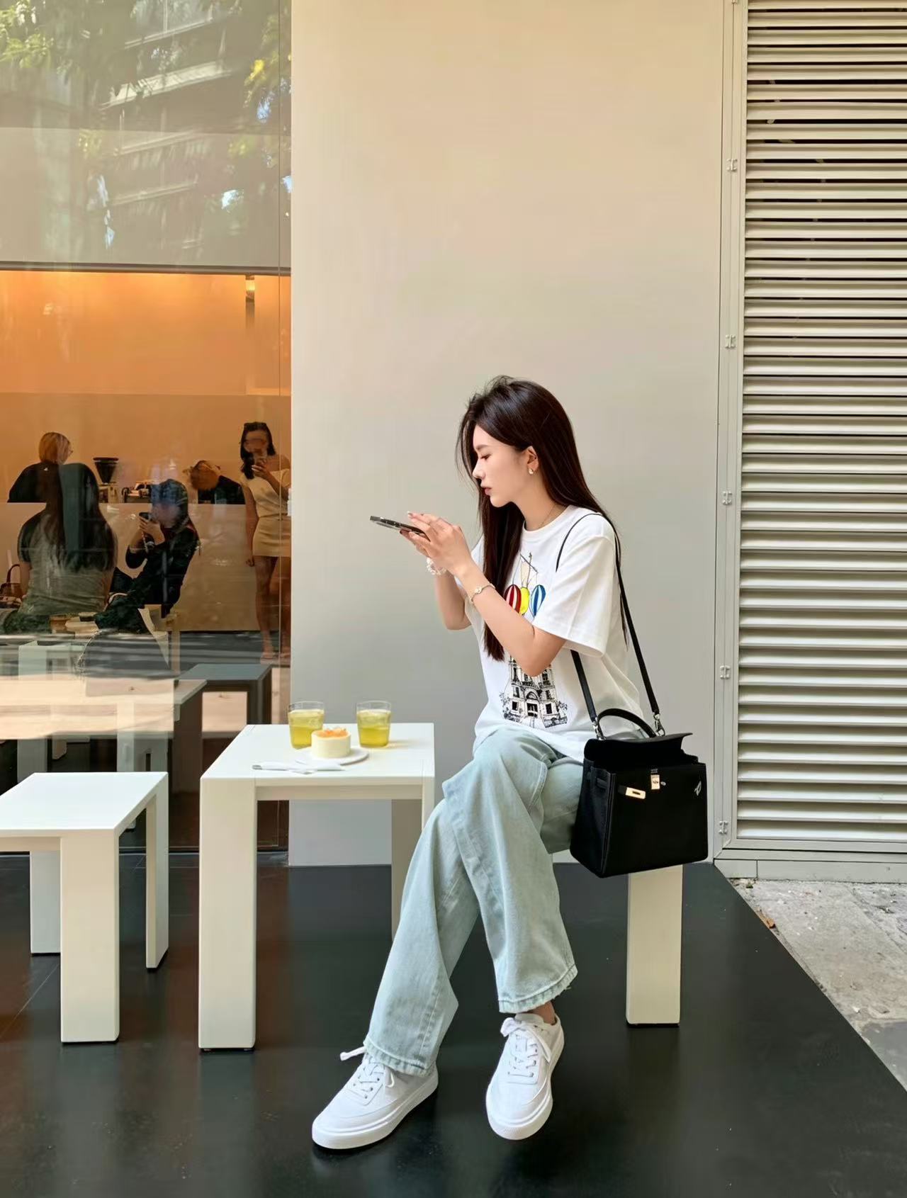 DI0R建物と熱気球のTシャツ【50％割引+送料無料】