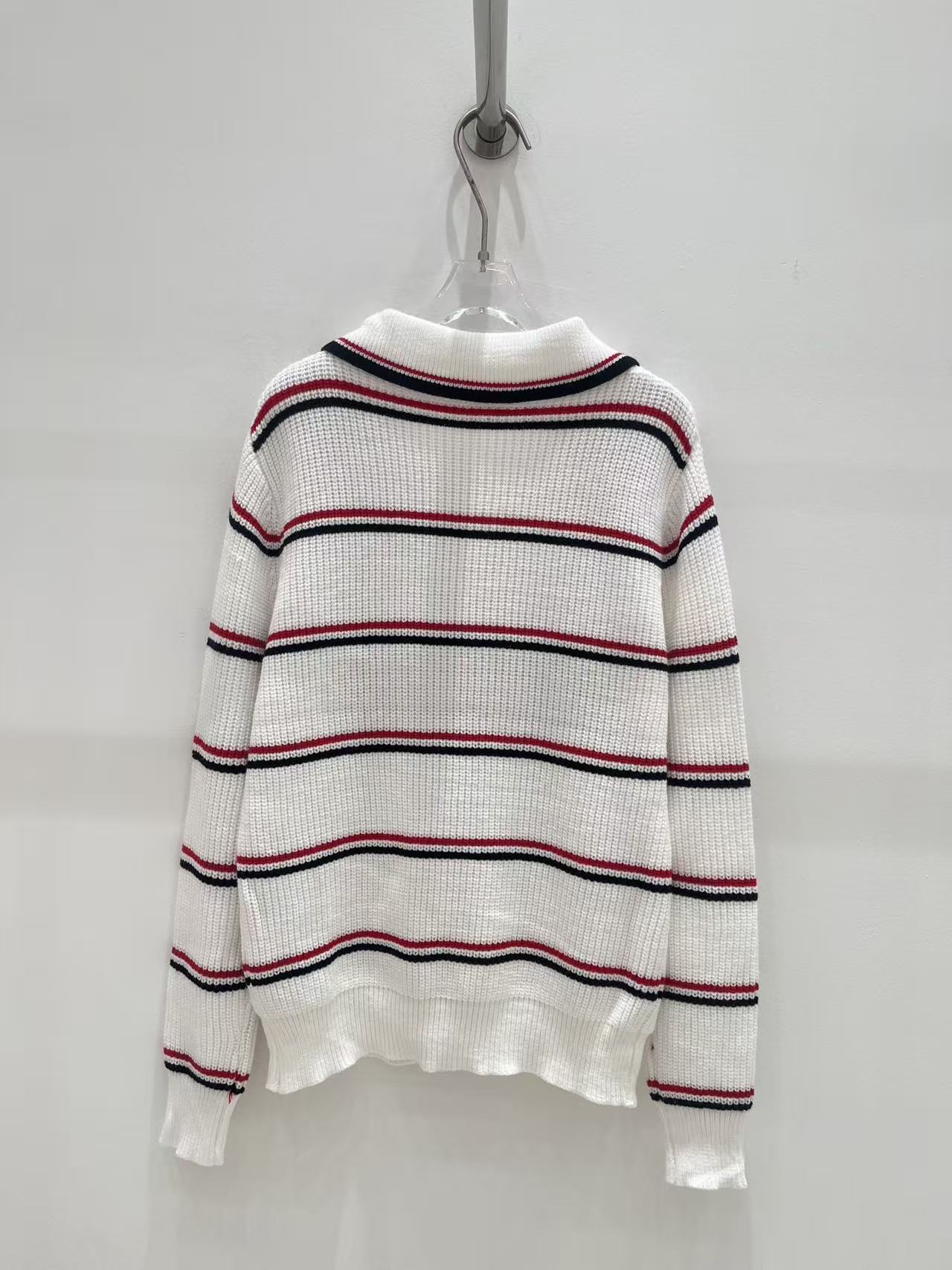 M1UM1U ストライプ刺繍入りレターセーター【50％割引+送料無料】