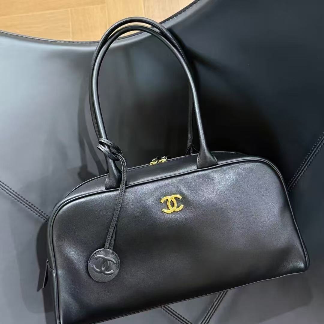 CHANE1 レザーショルダーバッグ【50％割引+送料無料】