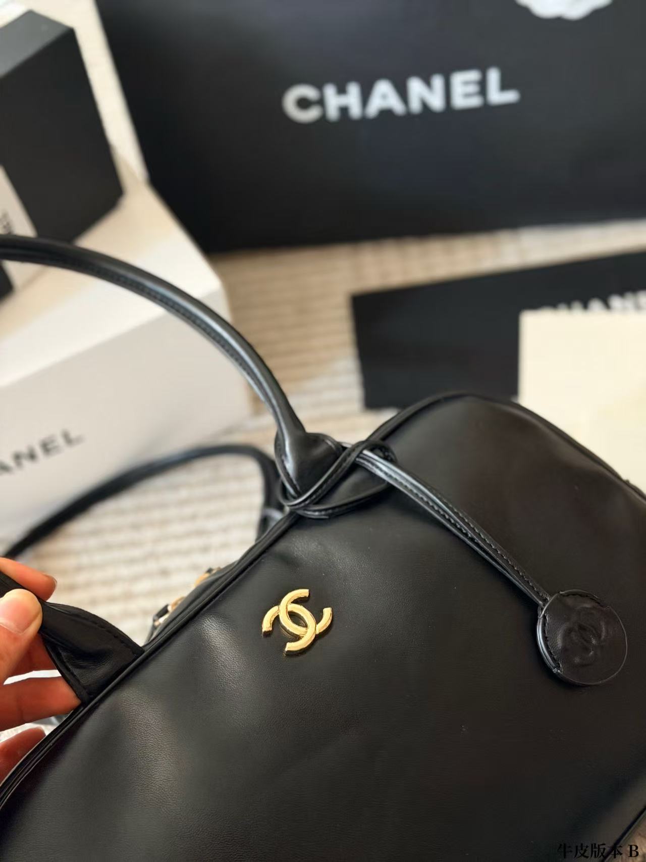 CHANE1 レザーショルダーバッグ【50％割引+送料無料】