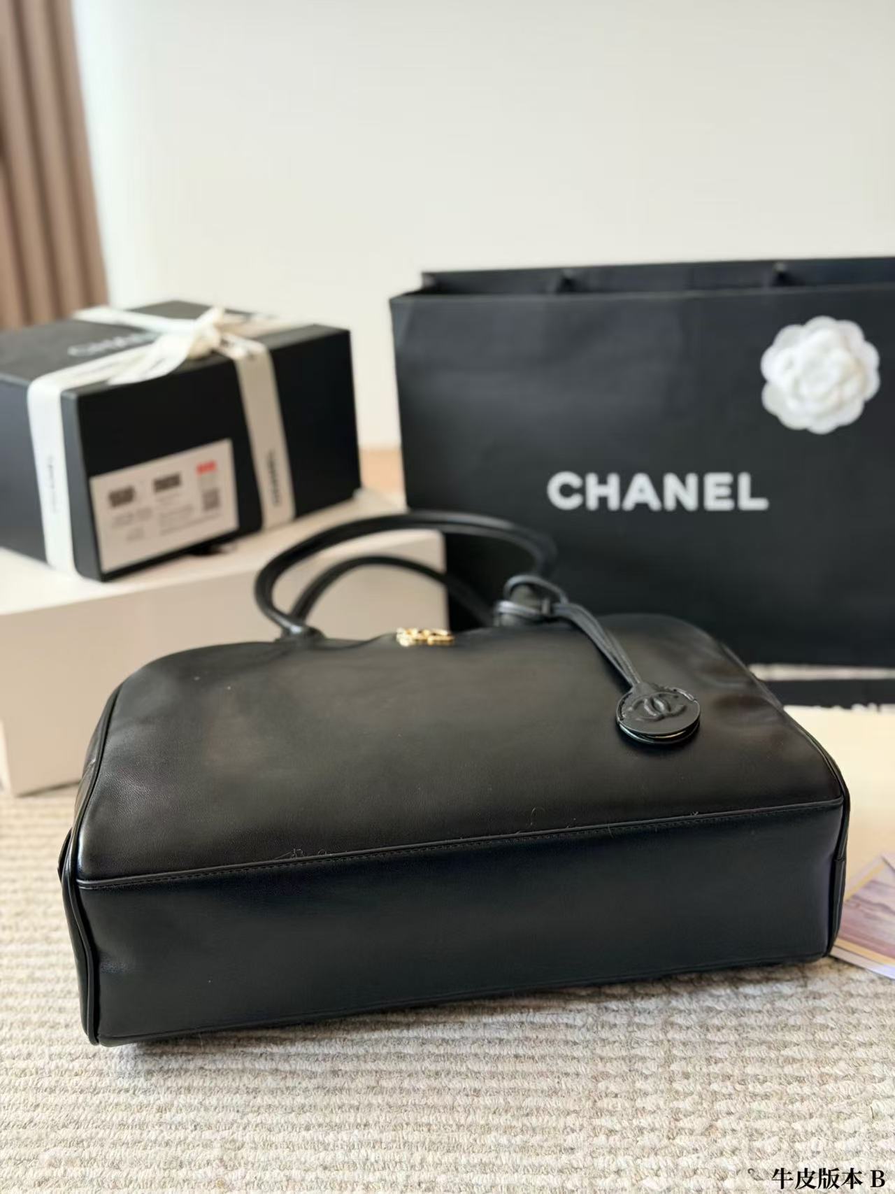 CHANE1 レザーショルダーバッグ【50％割引+送料無料】