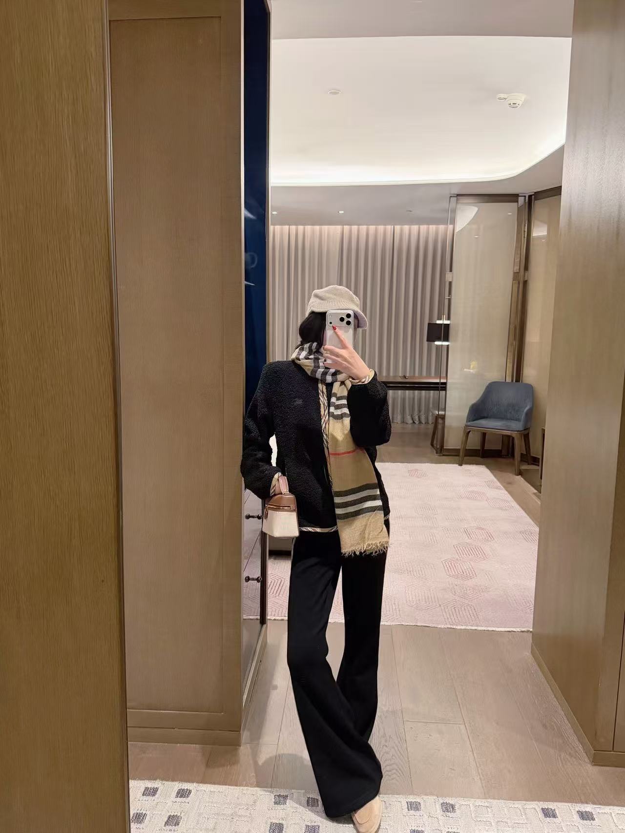 BURBERRY ラムウール ルーズフィットアウター【50％割引+送料無料】