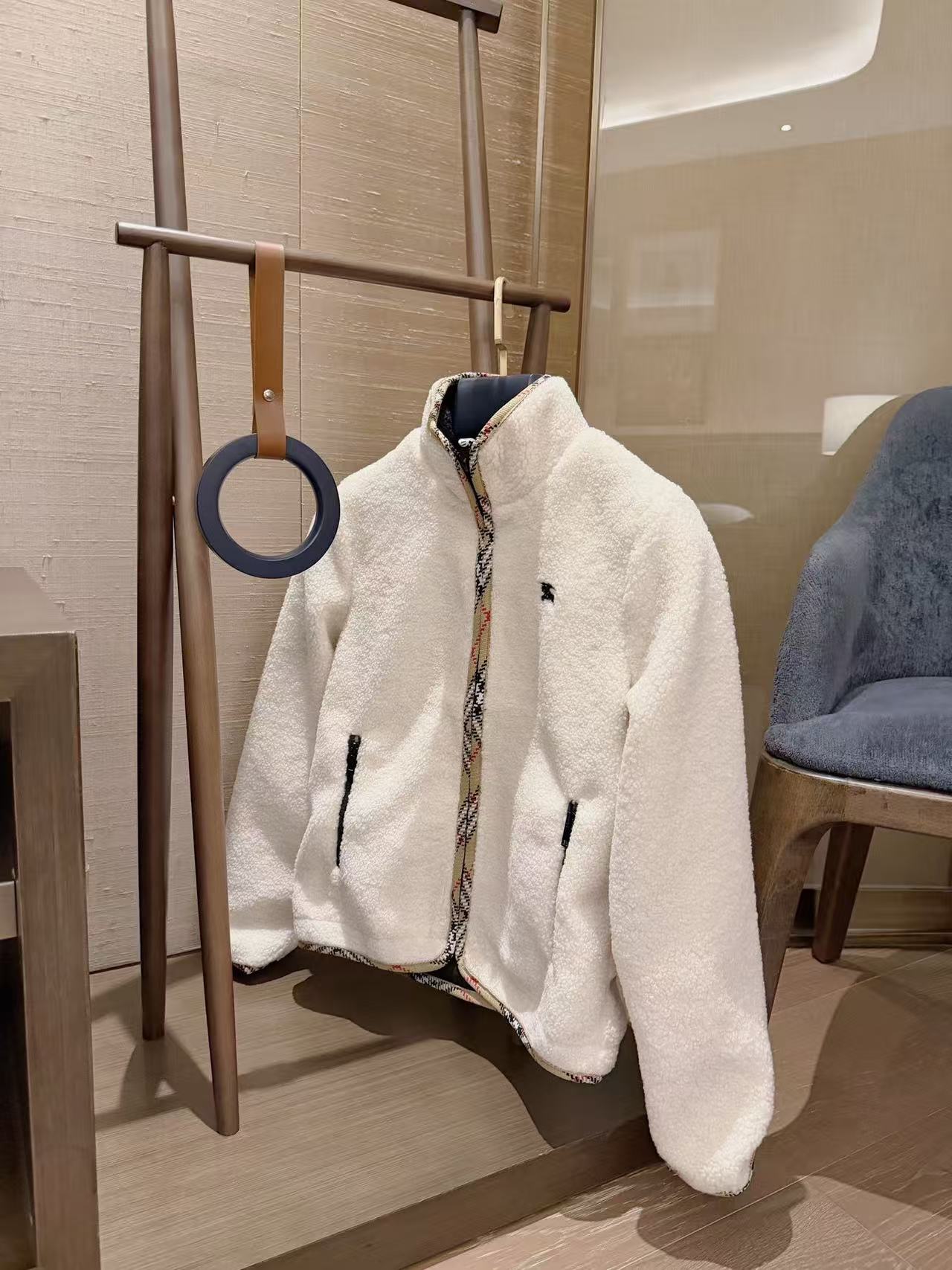 BURBERRY ラムウール ルーズフィットアウター【50％割引+送料無料】