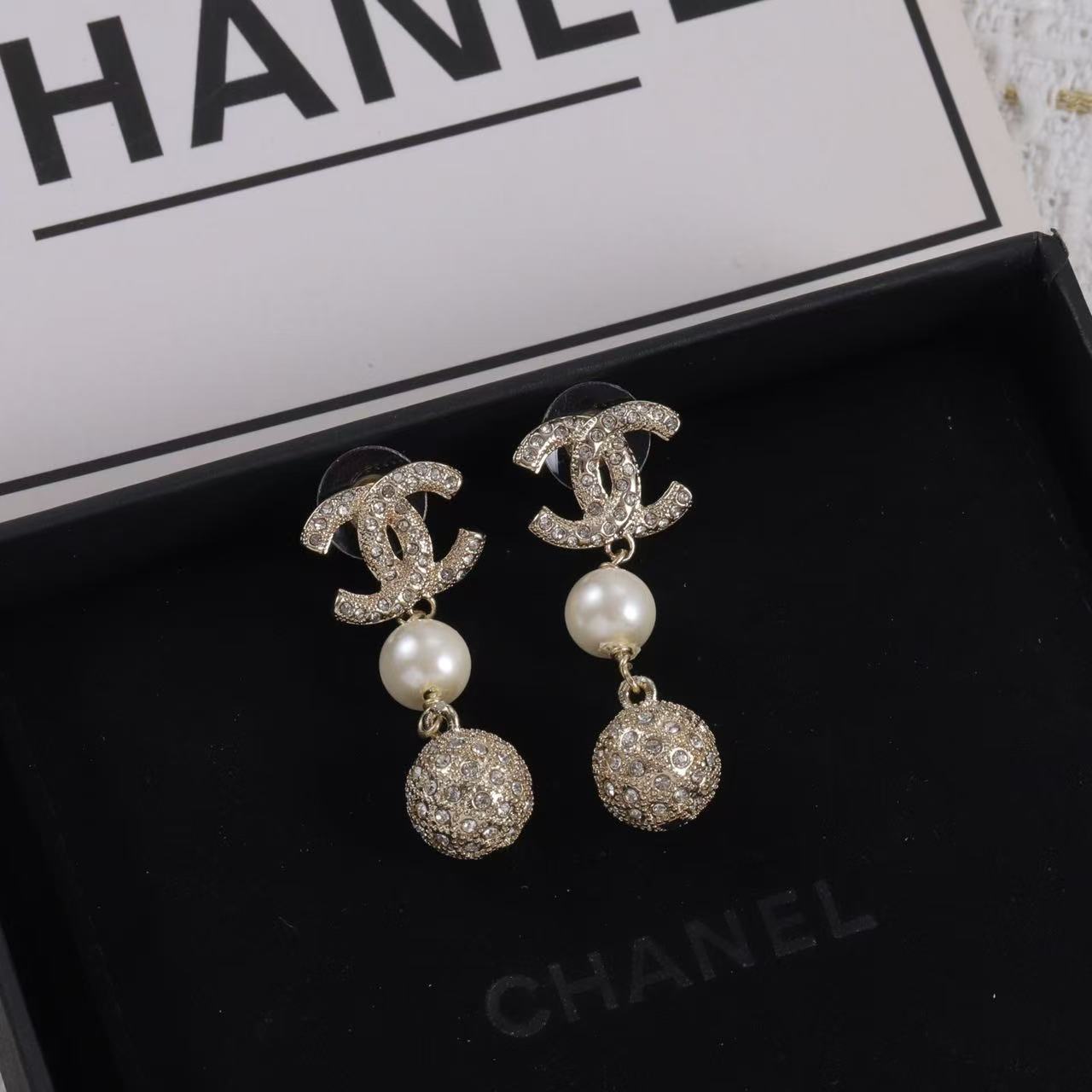 CHANE1 ダブルC ダイヤモンドスタッドピアス【50％割引+送料無料】