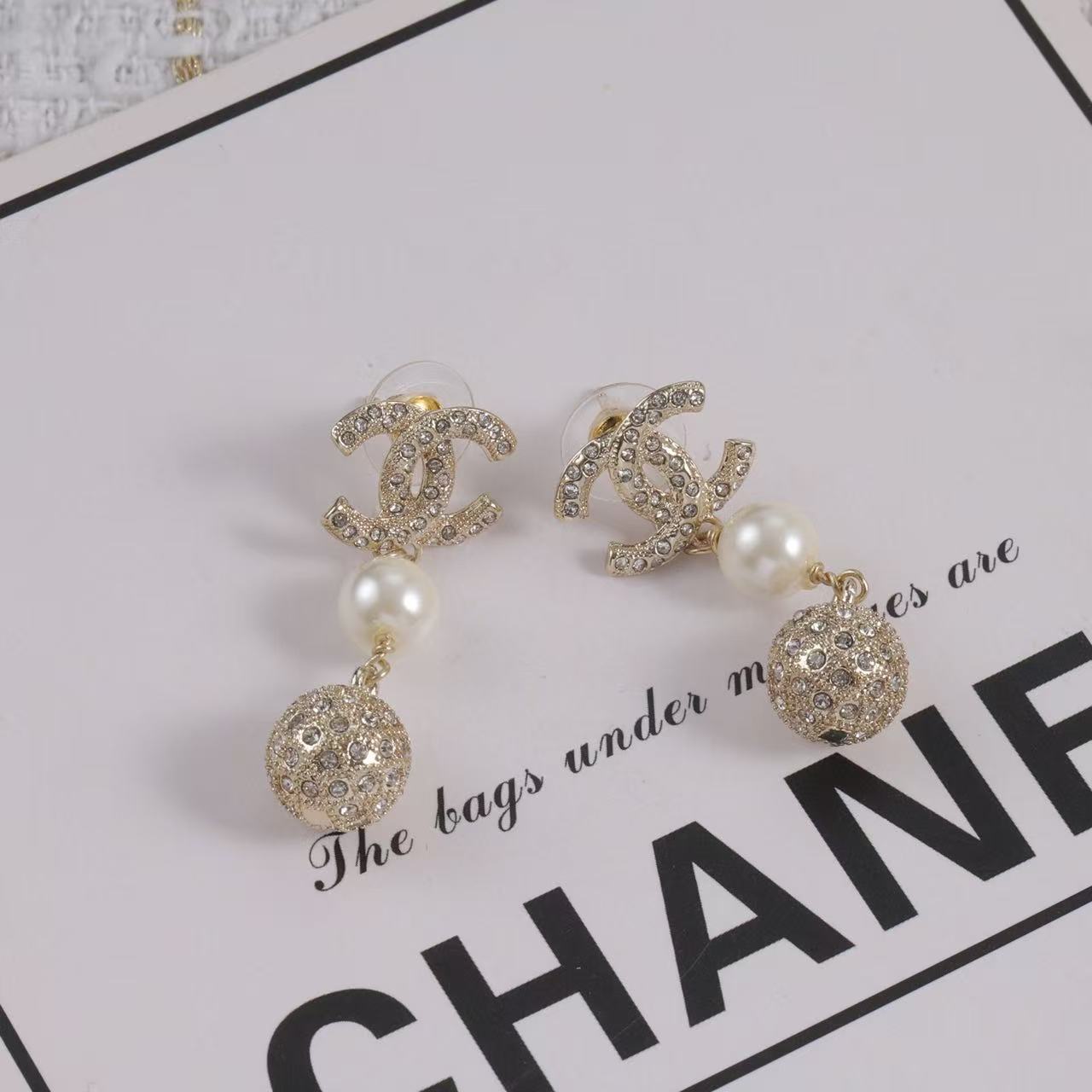 CHANE1 ダブルC ダイヤモンドスタッドピアス【50％割引+送料無料】