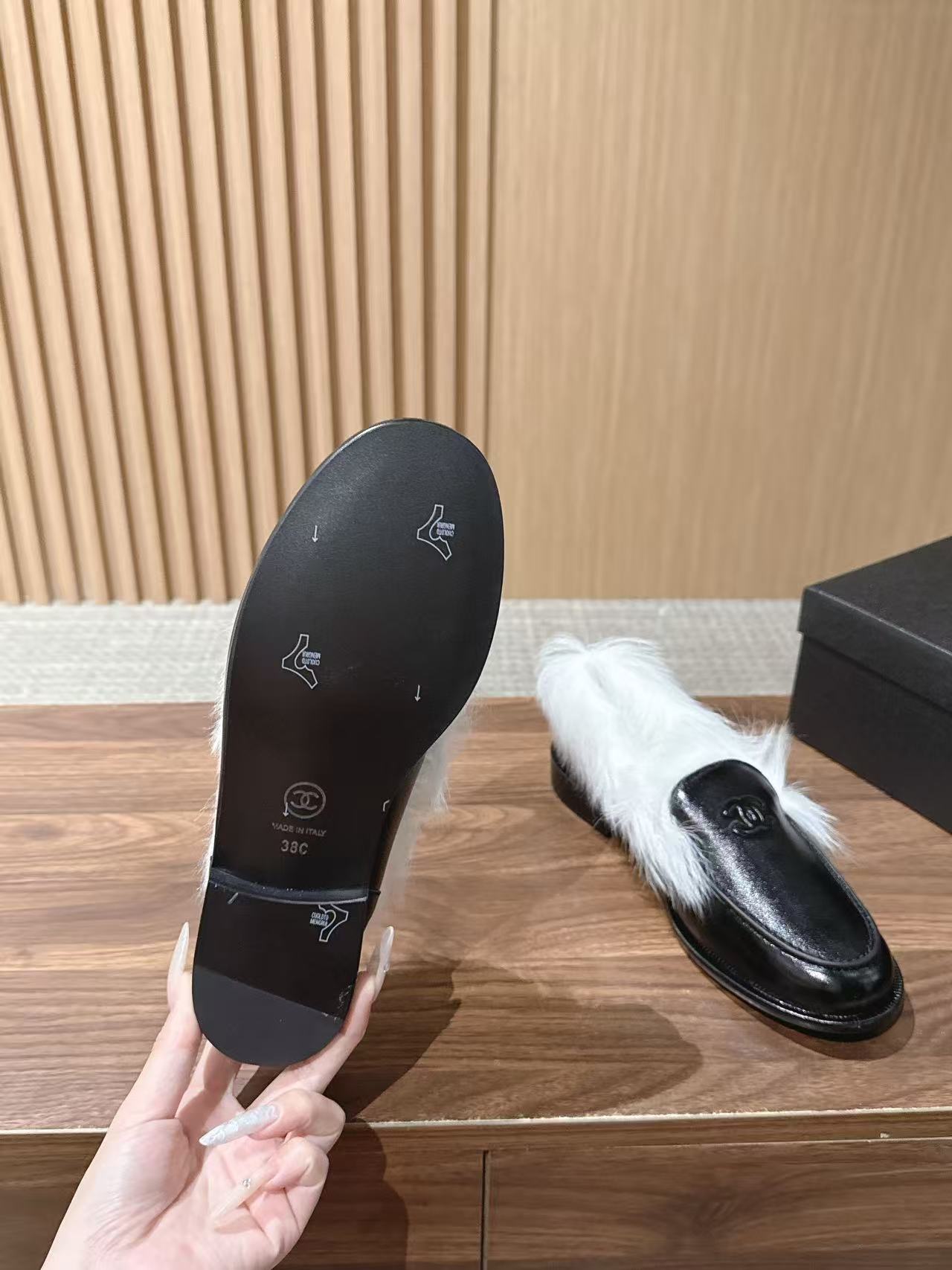 CHANEL 高品質スエード＆ラビットファー フラットシューズ【50％割引+送料無料】