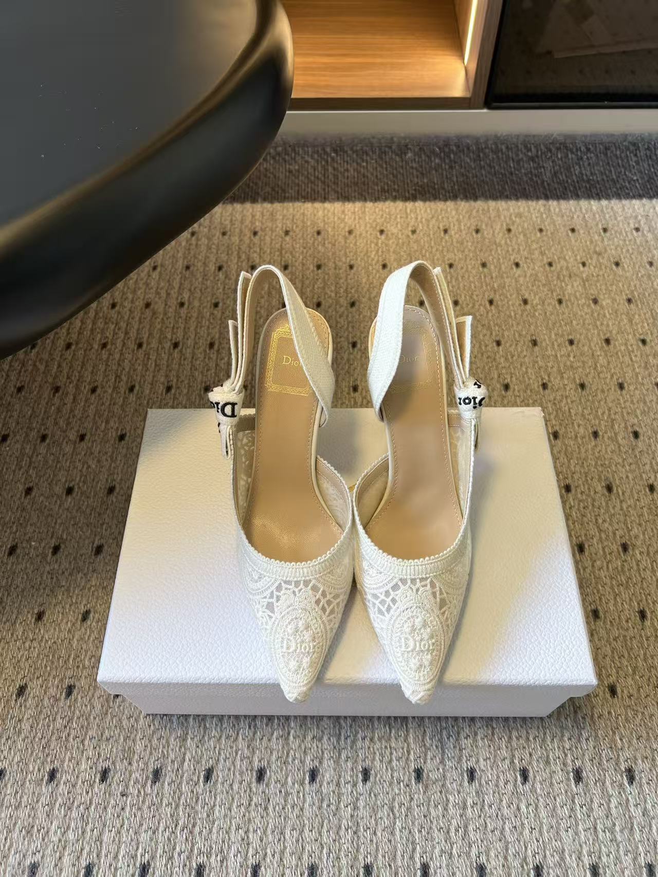 DIOR 高品質レースポインテッドトゥパンプス【50％割引+送料無料】
