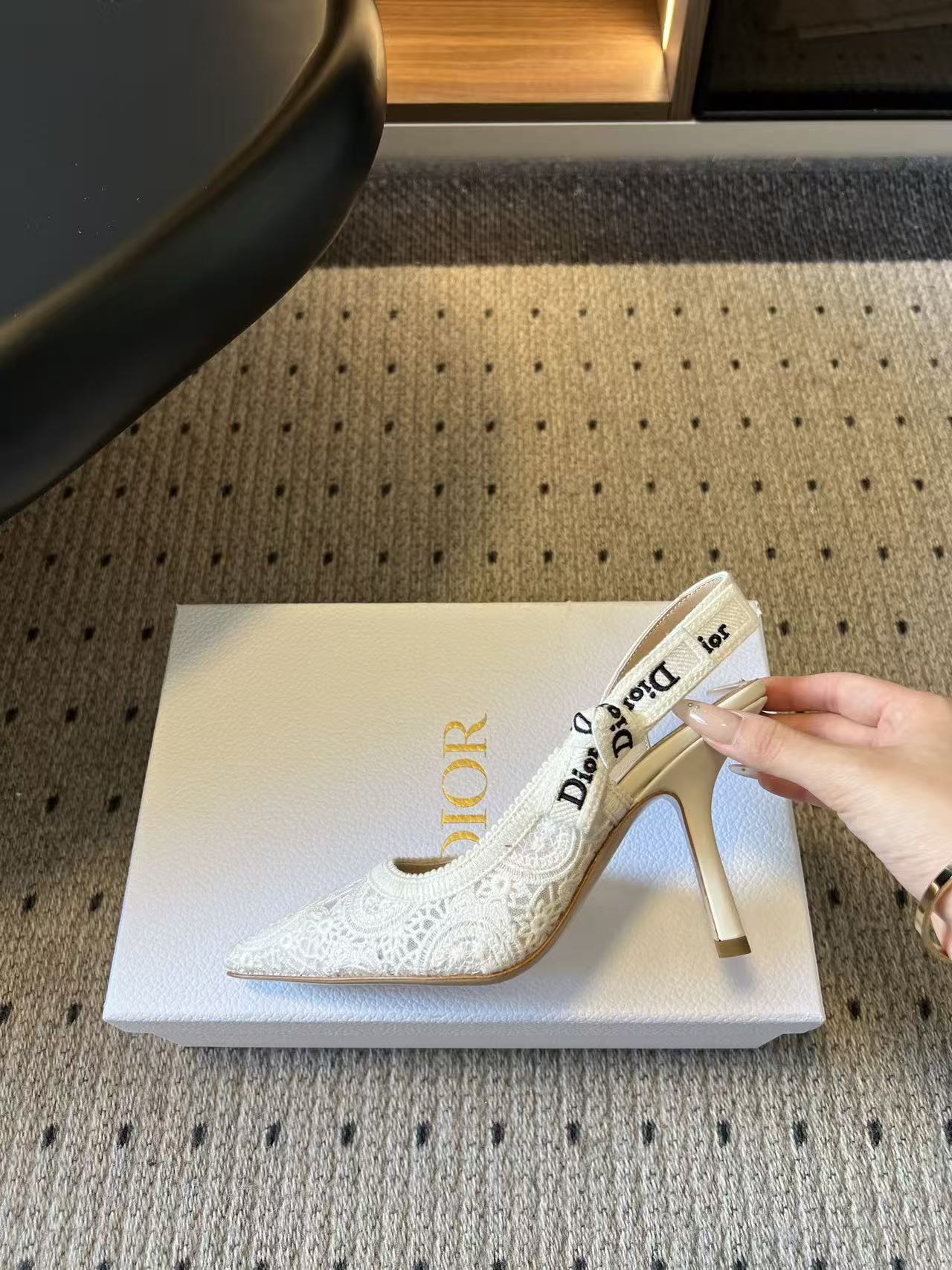 DIOR 高品質レースポインテッドトゥパンプス【50％割引+送料無料】