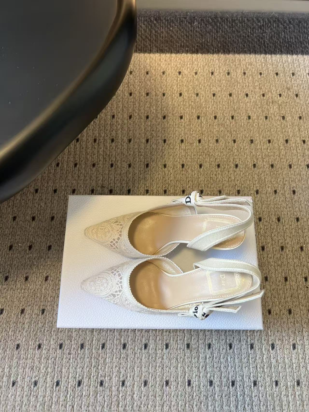 DIOR 高品質レースポインテッドトゥパンプス【50％割引+送料無料】