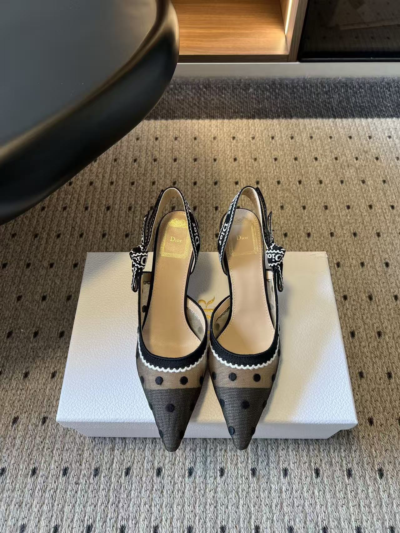 DIOR ハイクオリティ・ポルカドット・ハイヒール【50％割引+送料無料】