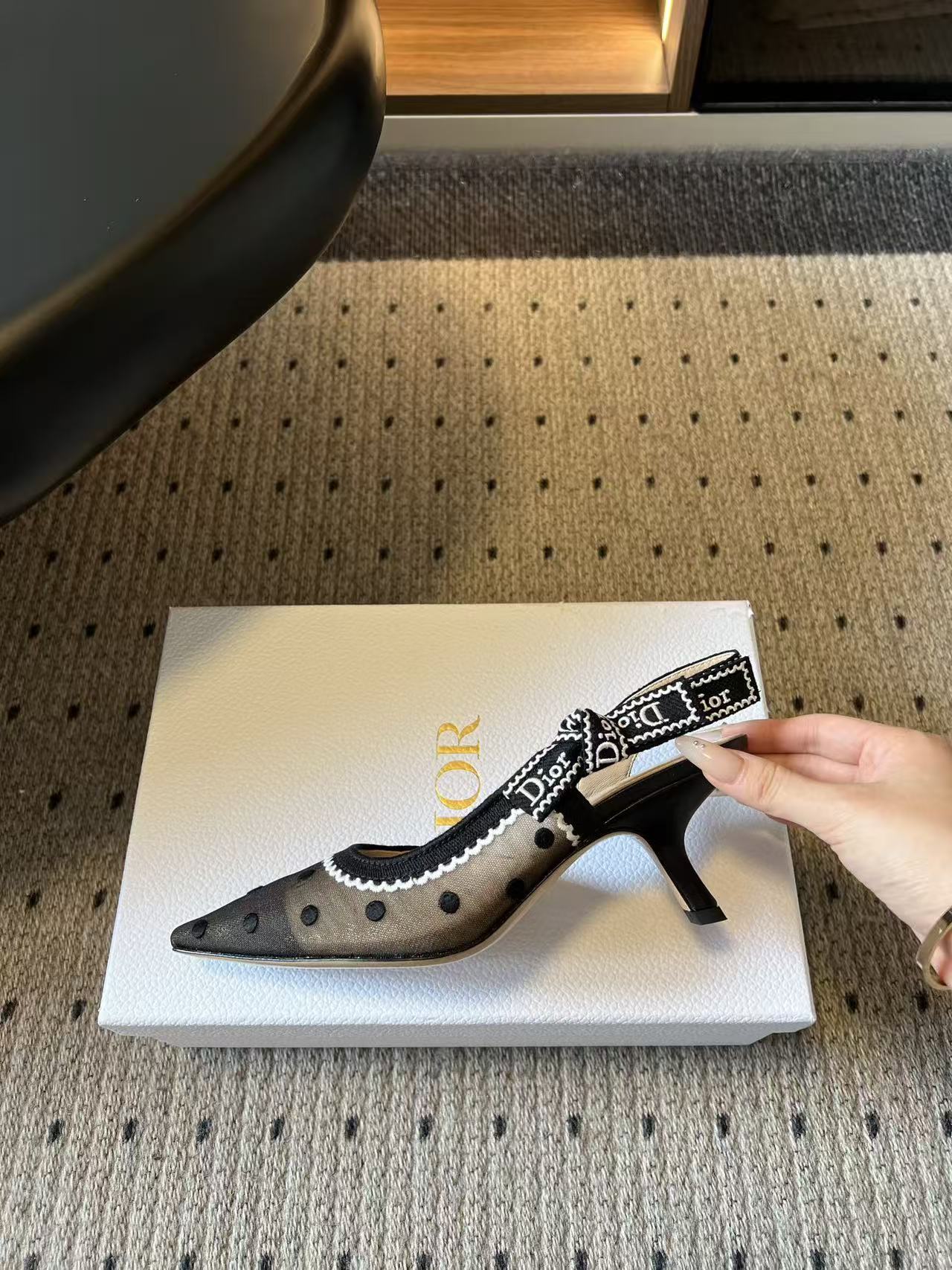 DIOR ハイクオリティ・ポルカドット・ハイヒール【50％割引+送料無料】