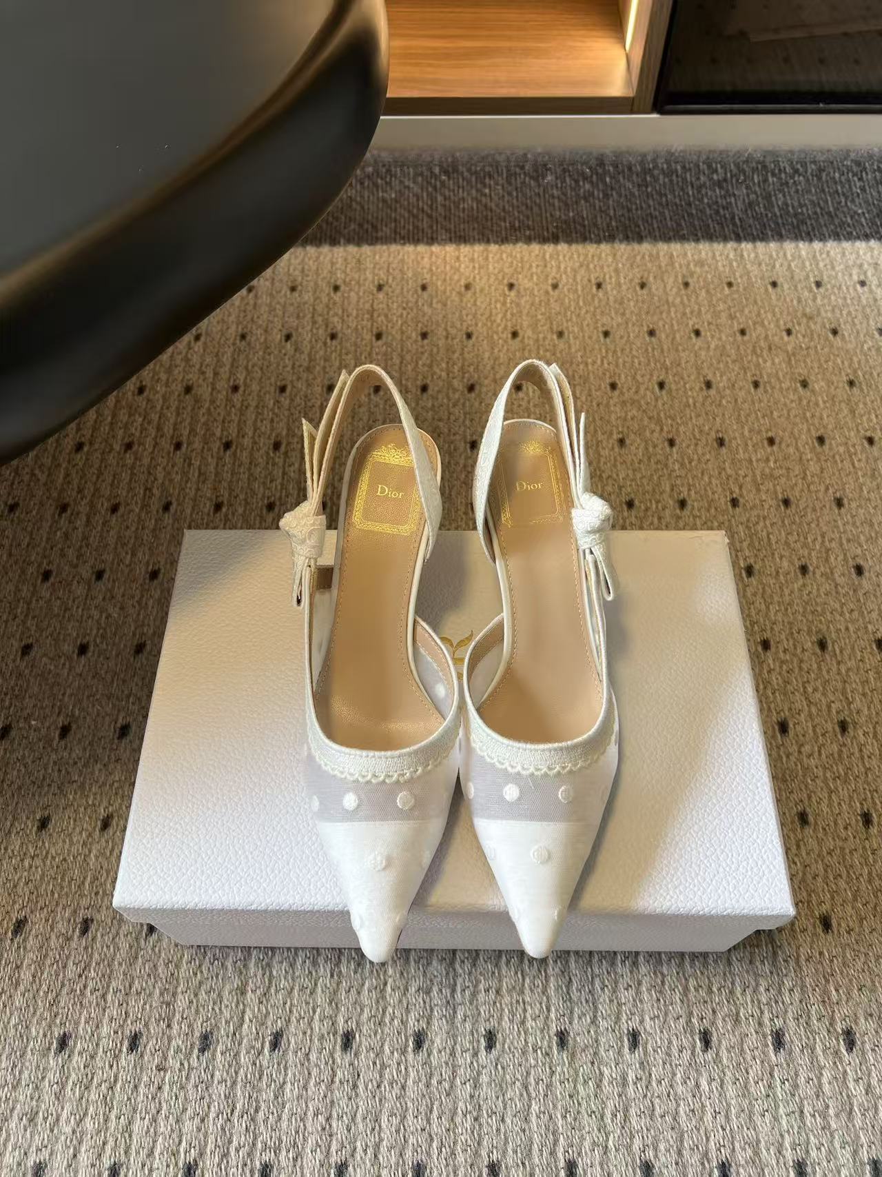 DIOR ハイクオリティ・ポルカドット・ハイヒール【50％割引+送料無料】