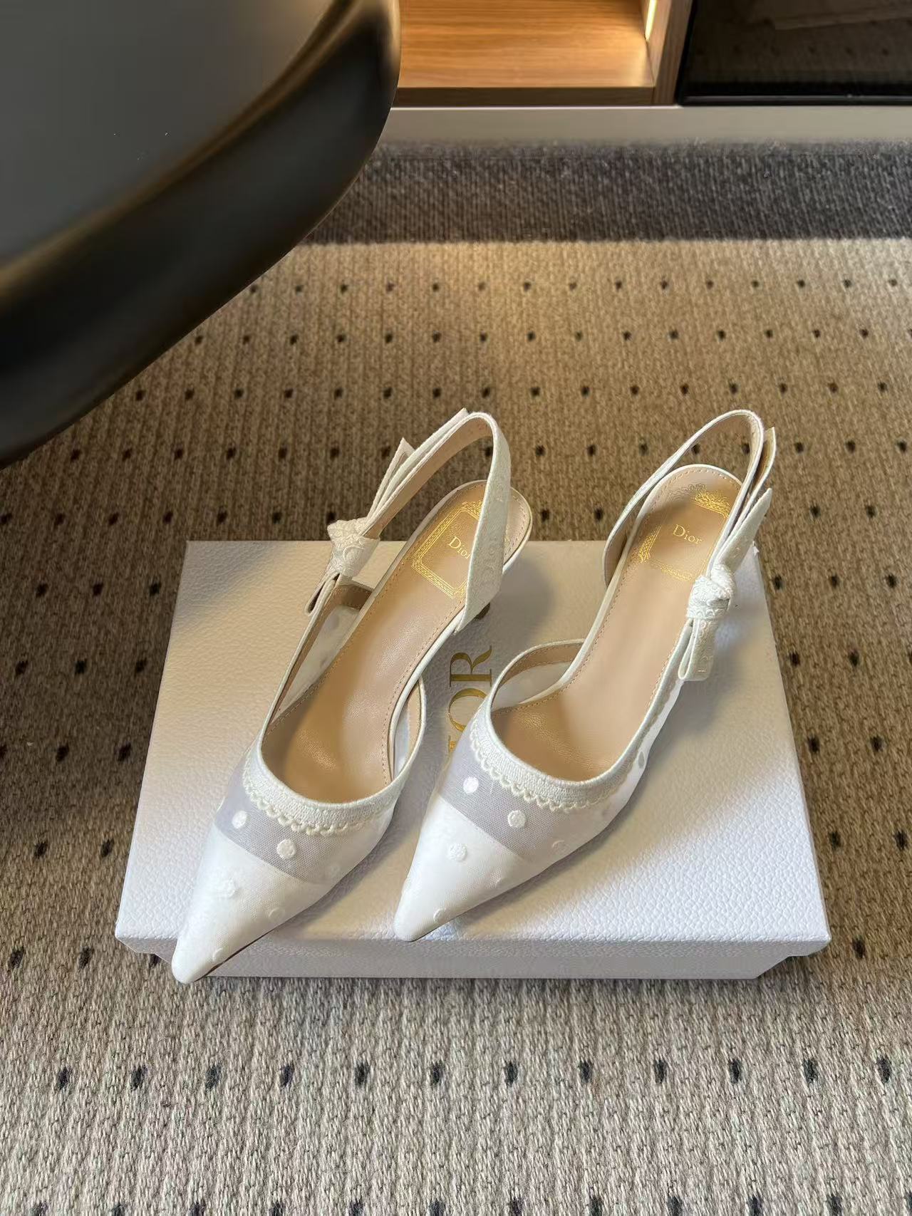 DIOR ハイクオリティ・ポルカドット・ハイヒール【50％割引+送料無料】