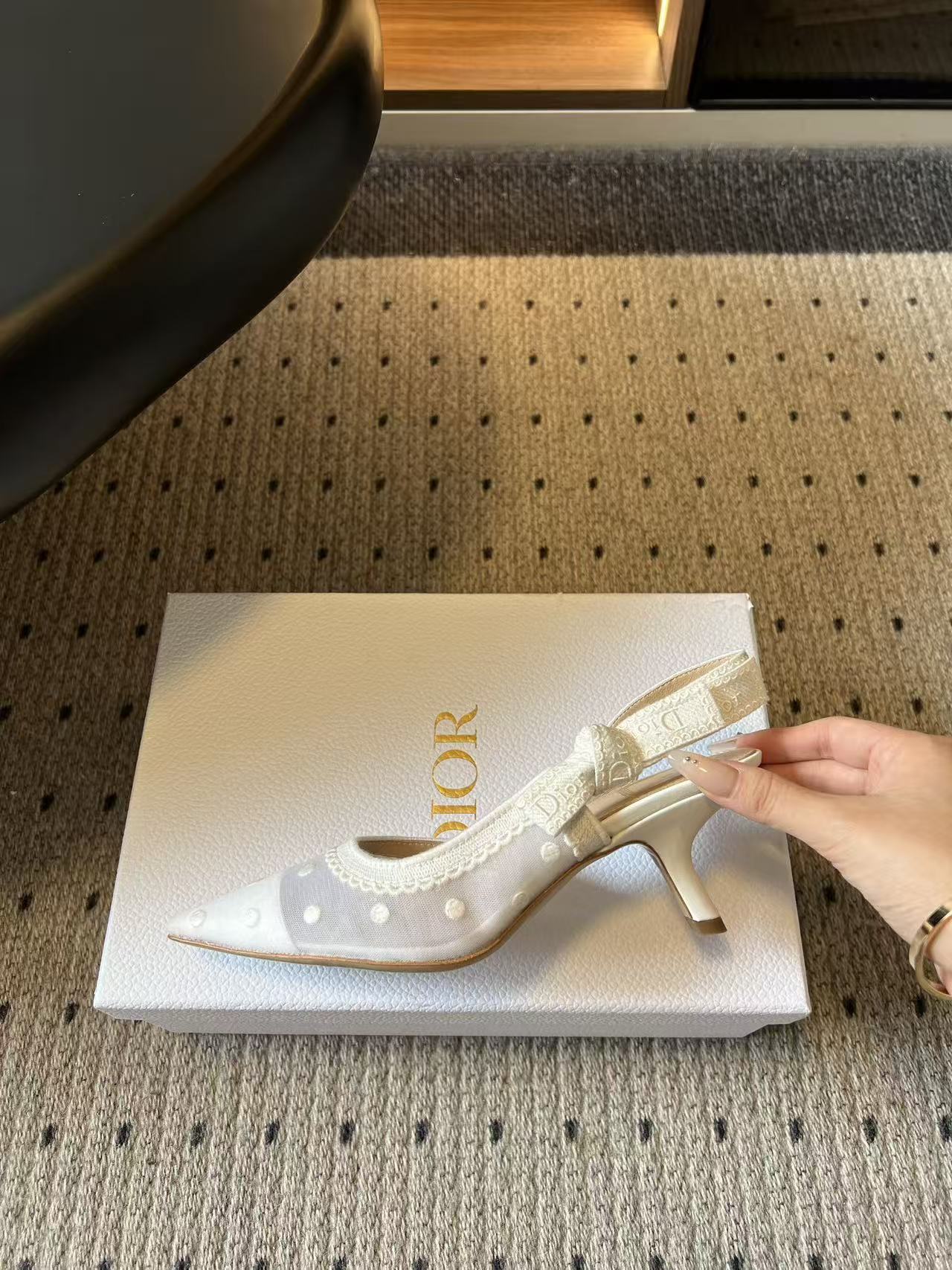DIOR ハイクオリティ・ポルカドット・ハイヒール【50％割引+送料無料】