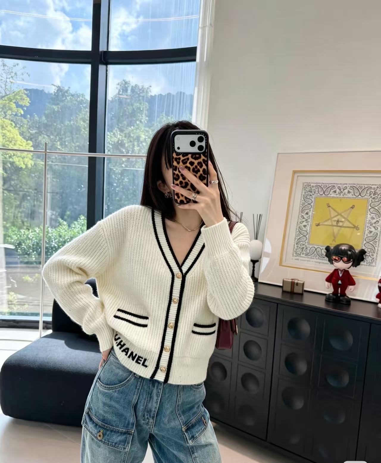 CHANEL スパンコール Vネック ウールカーディガン【50％割引+送料無料】