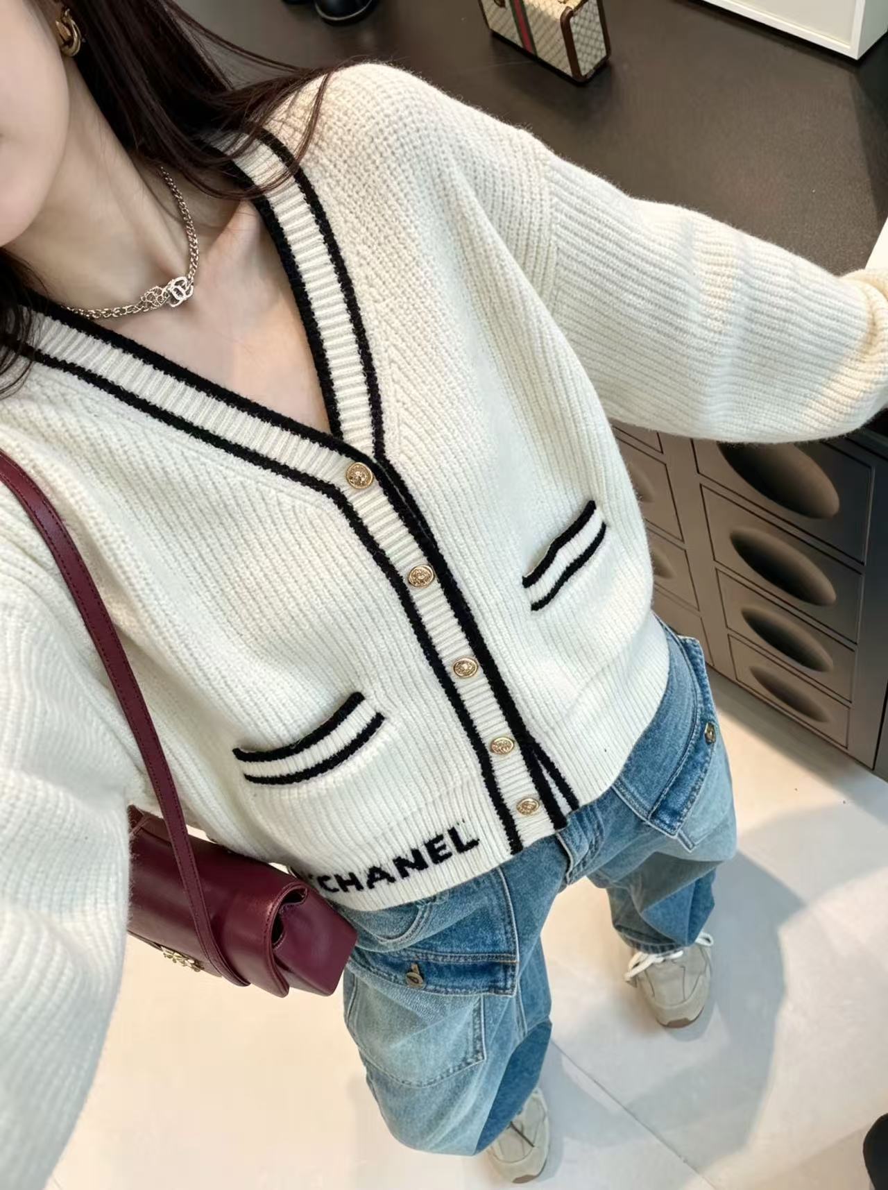 CHANEL スパンコール Vネック ウールカーディガン【50％割引+送料無料】
