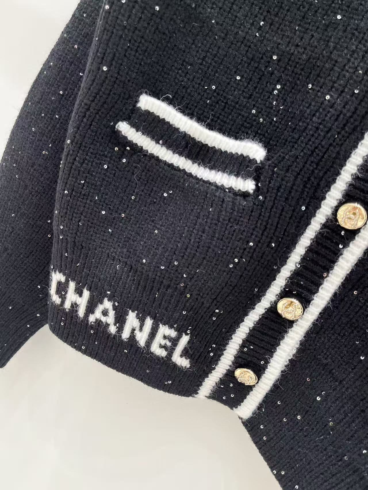 CHANEL スパンコール Vネック ウールカーディガン【50％割引+送料無料】