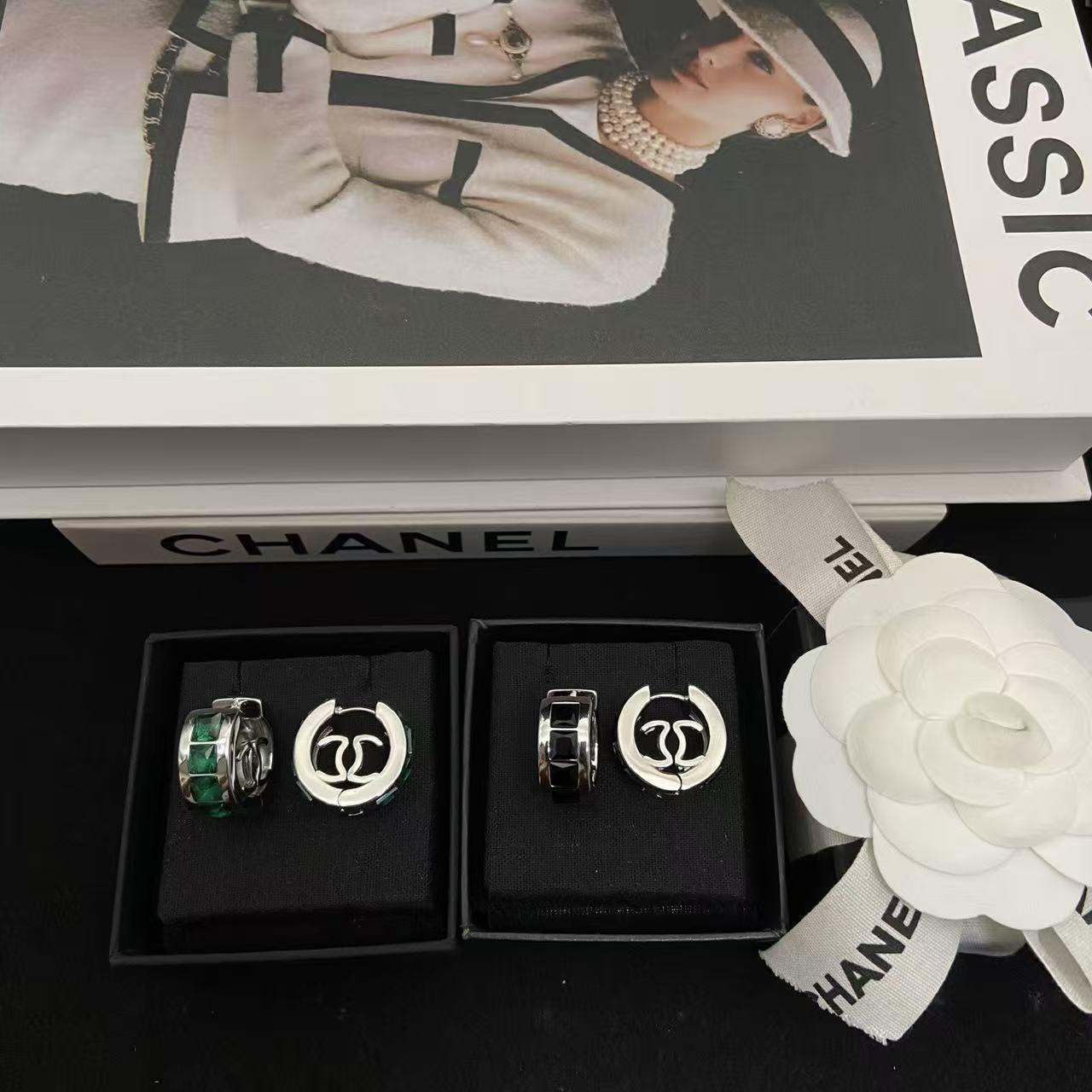 CHANE 1 スクエアダイヤモンド ダブルC スタッドピアス【50％割引+送料無料】