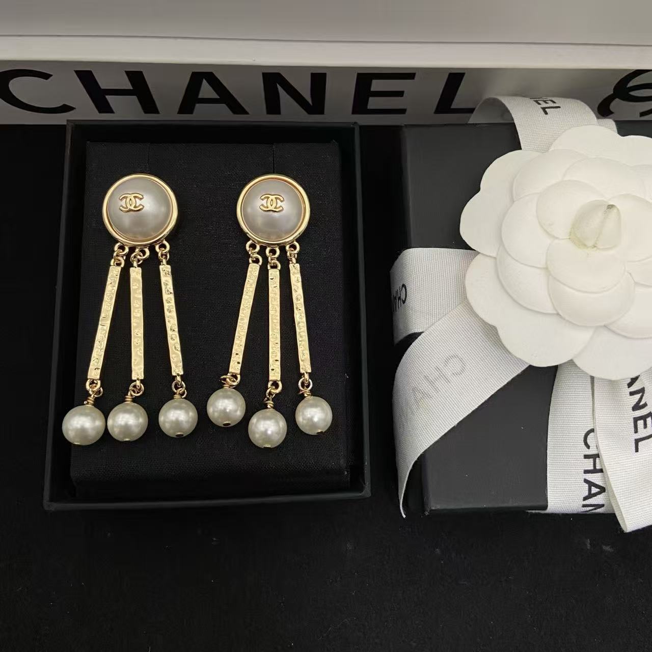 CHANE1 ダブルCパールタッセルイヤリング【50％割引+送料無料】