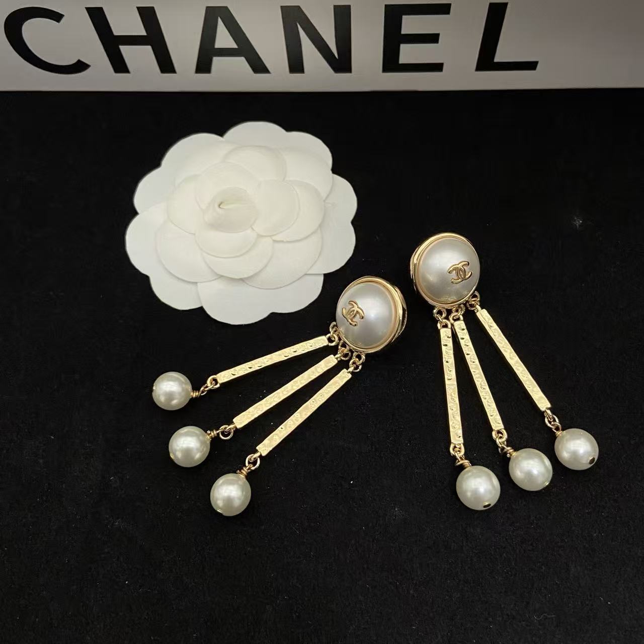 CHANE1 ダブルCパールタッセルイヤリング【50％割引+送料無料】