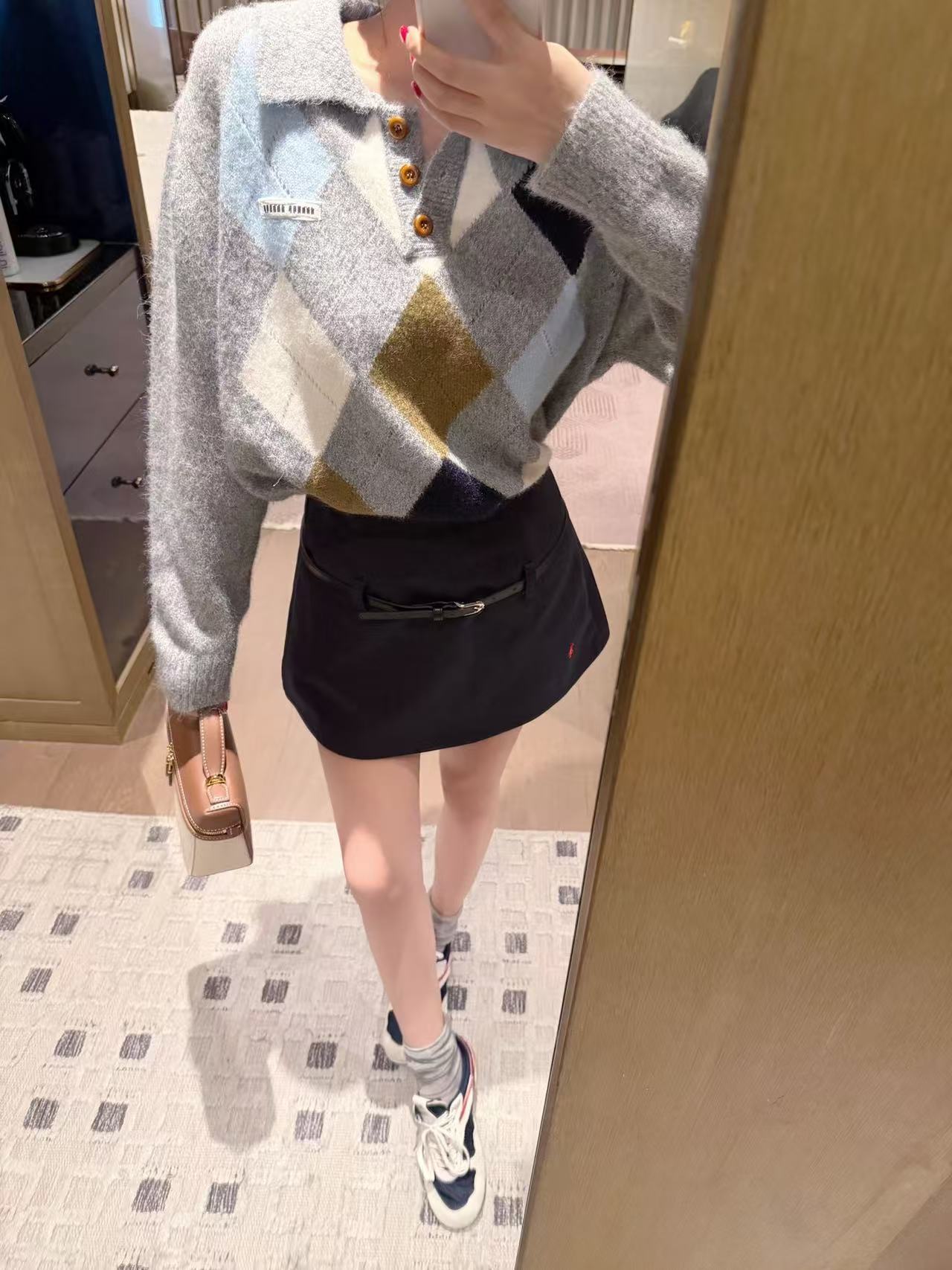 M1UM1U チェック柄襟付きウールセーター【50％割引+送料無料】