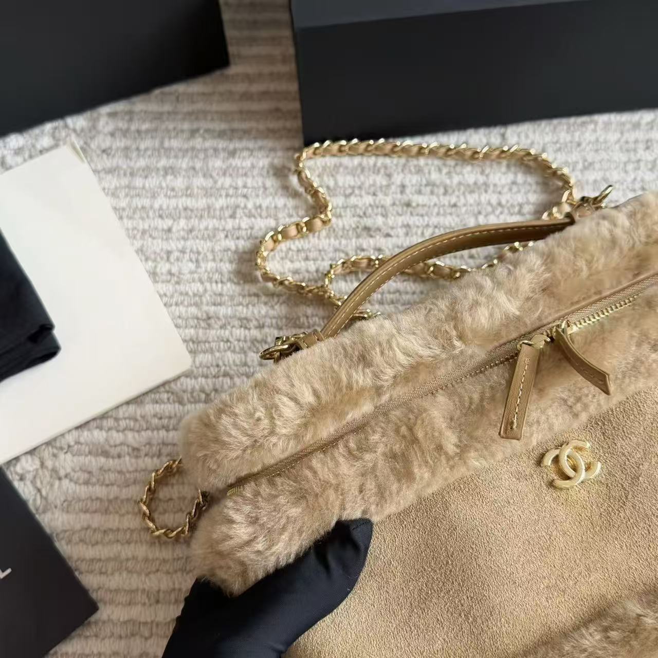 CHANEL ディアスキン×ムートン チェーンバッグ【50％割引+送料無料】