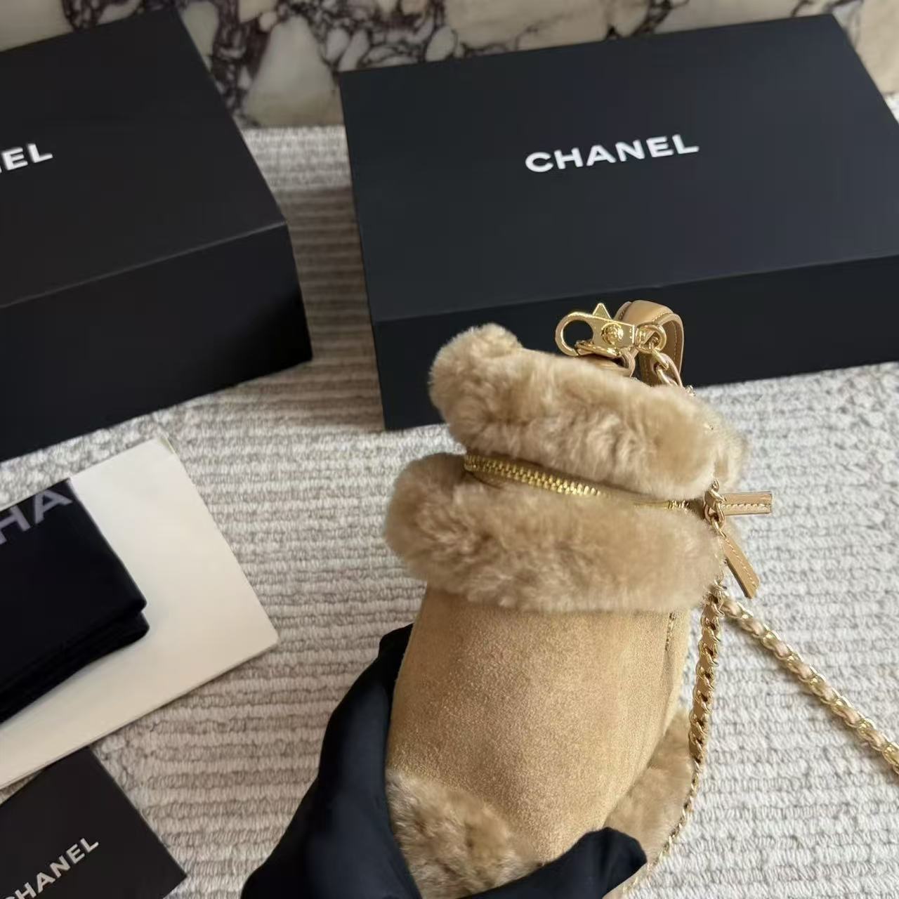 CHANEL ディアスキン×ムートン チェーンバッグ【50％割引+送料無料】