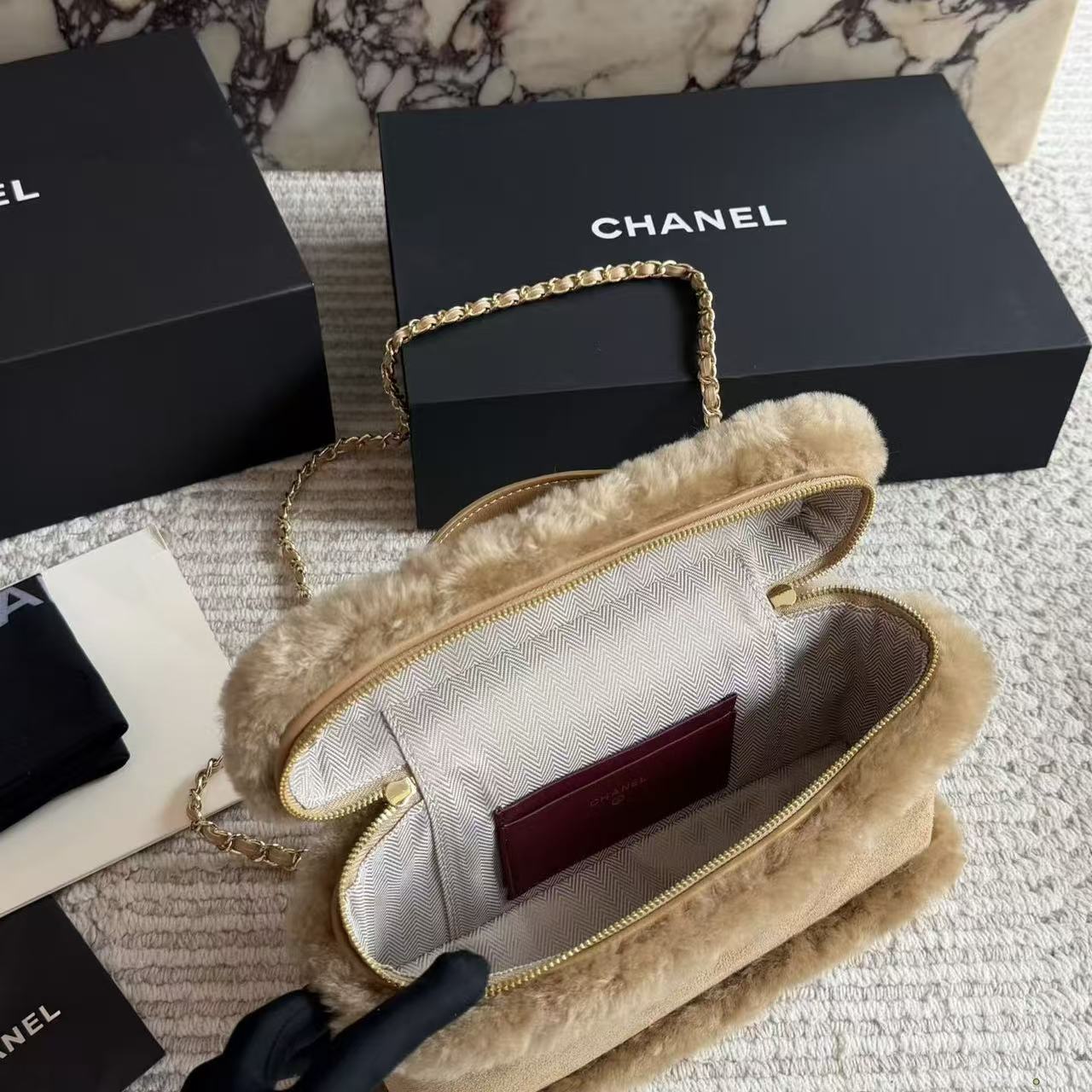 CHANEL ディアスキン×ムートン チェーンバッグ【50％割引+送料無料】