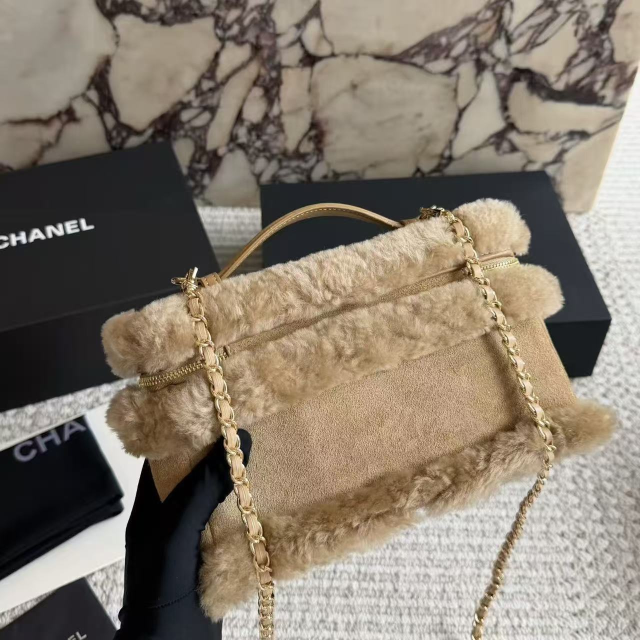 CHANEL ディアスキン×ムートン チェーンバッグ【50％割引+送料無料】