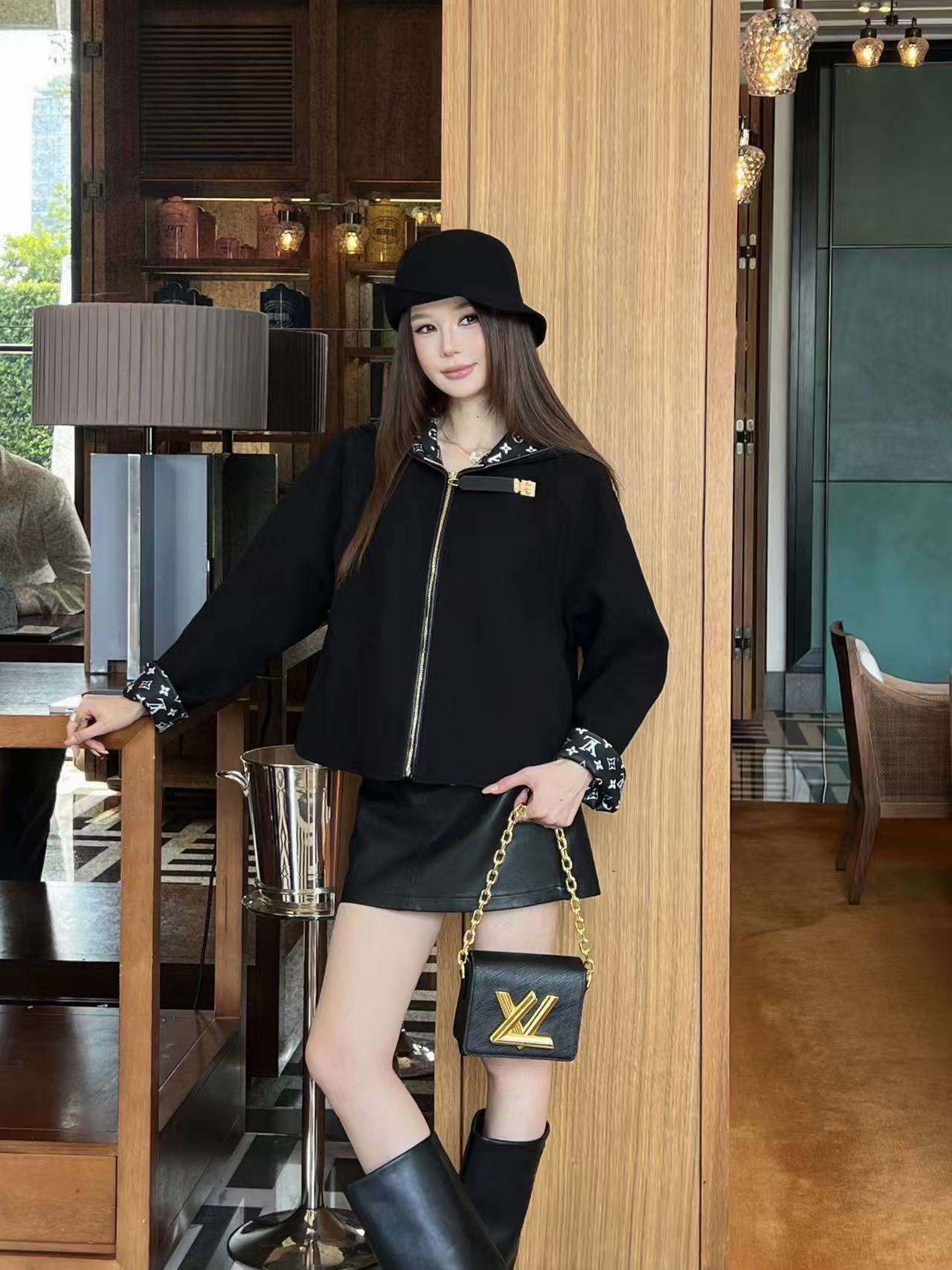 LV ハイクオリティ フード付きジップアップジャケット【50％割引+送料無料】