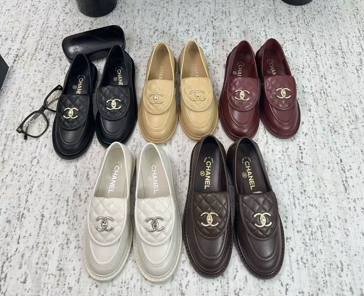 CHANE1 高品質ダブルCレザーフラットシューズ【50％割引+送料無料】